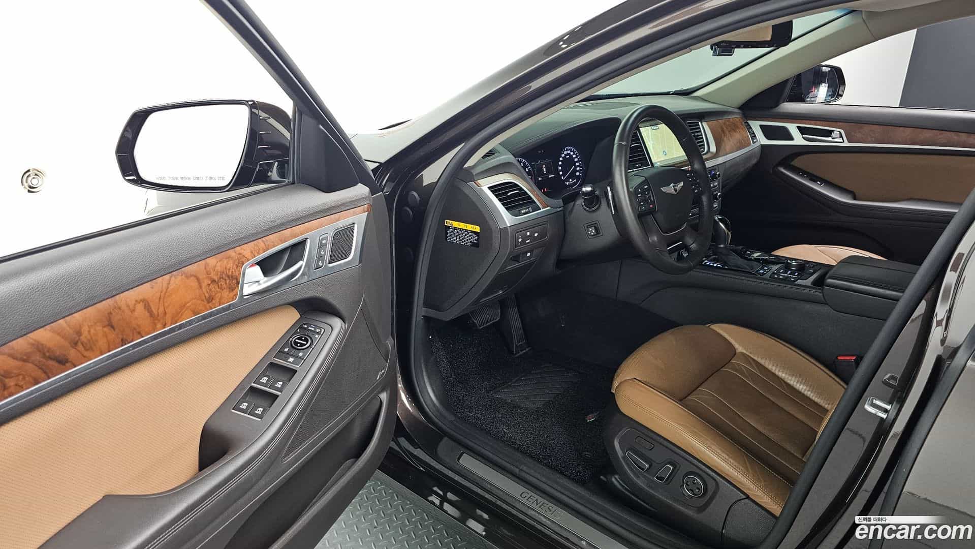 Genesis Hyundai 2015.6-INNER-010