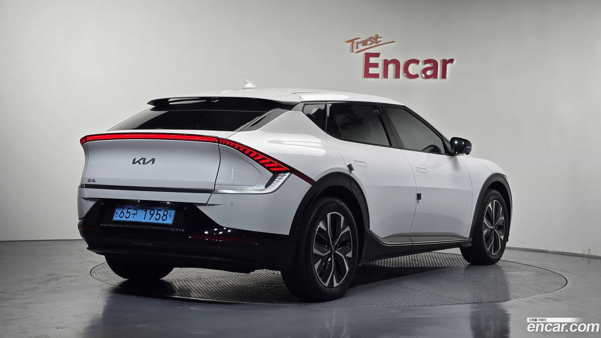 EV6 Kia 2023.3-OUTER-002