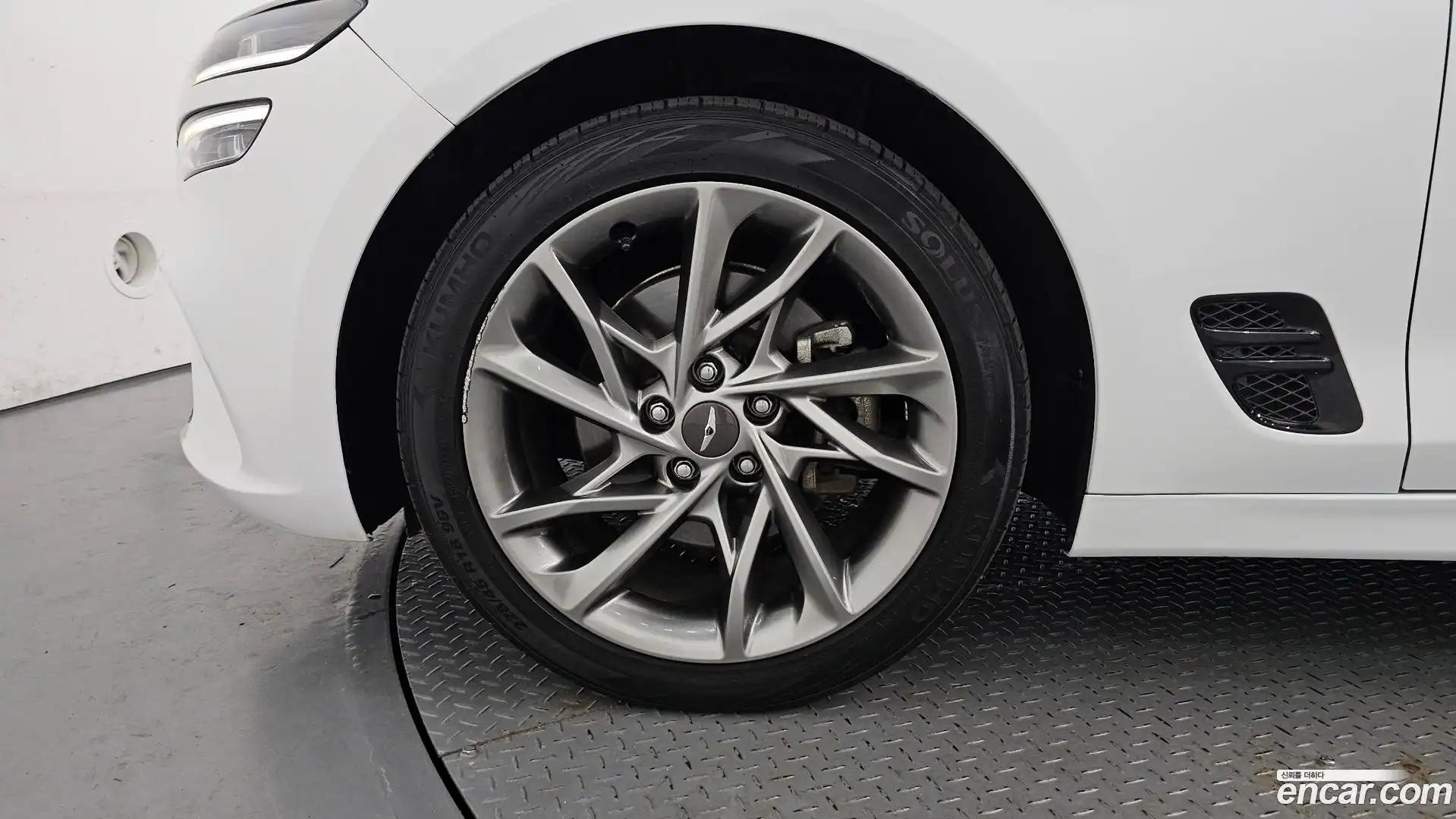G70 Genesis 2021.0-OUTER-005
