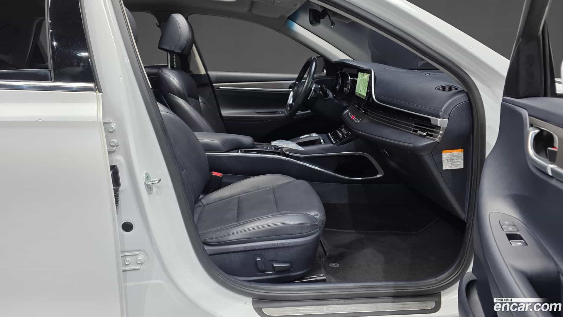 Grandeur Hyundai 2021.3-OPTION-015
