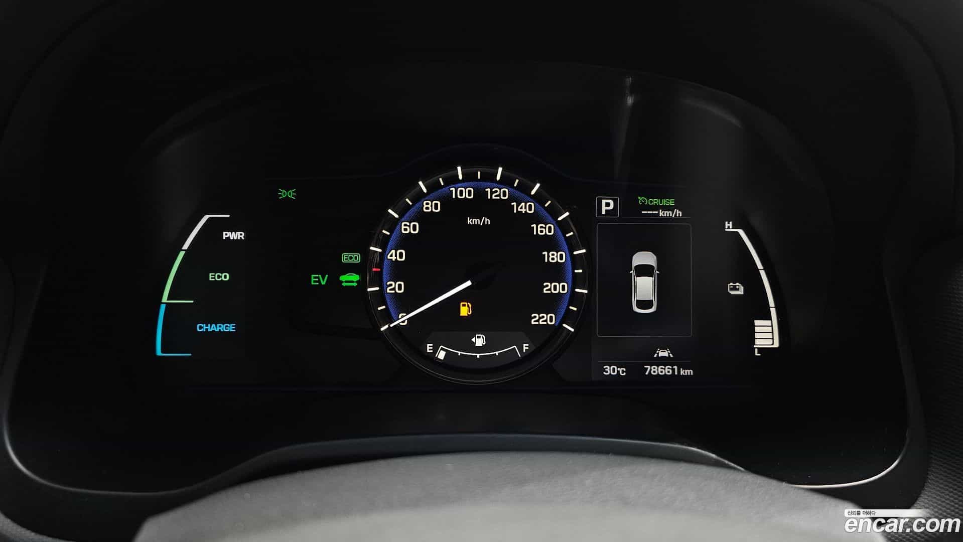 Ioniq Hyundai 2016.2-INNER-008