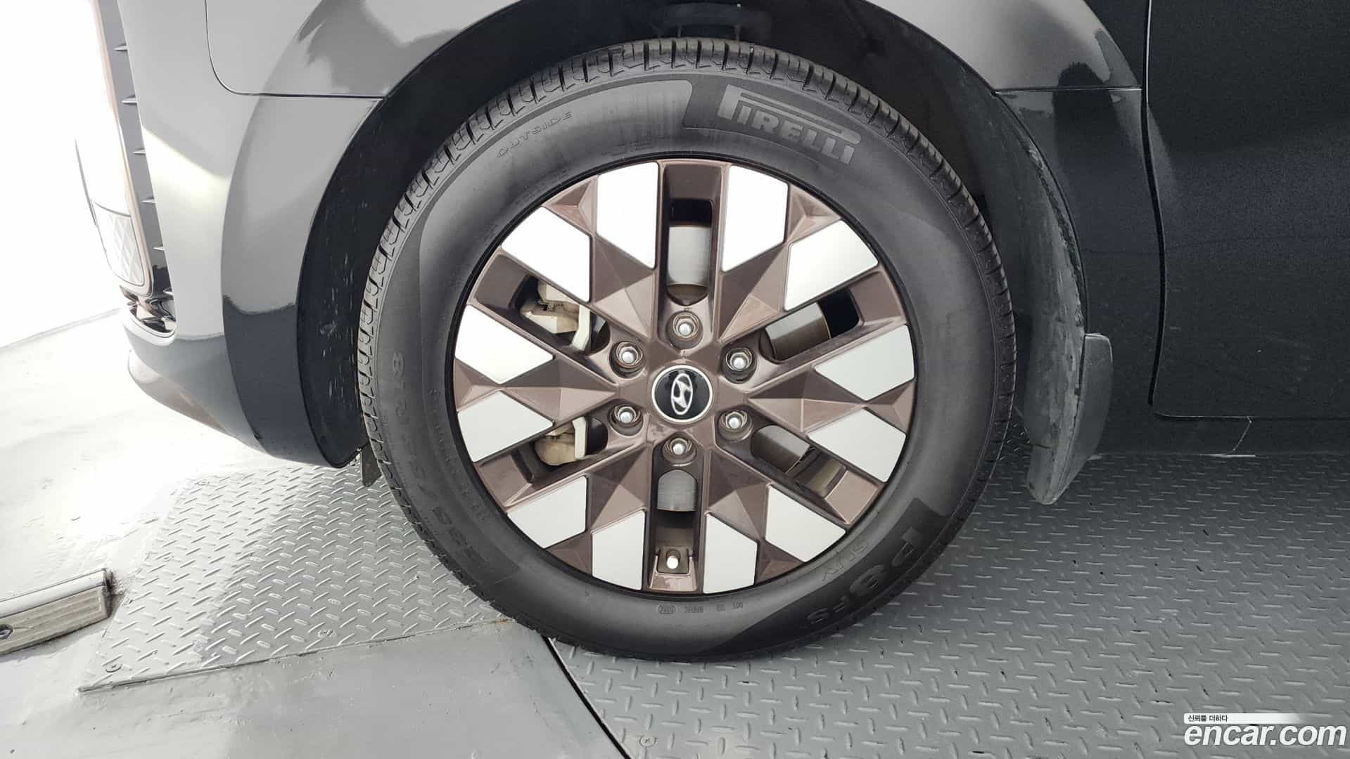 Staria Hyundai 2023.8-OUTER-005