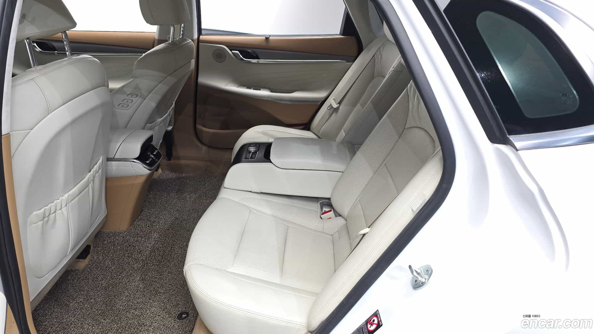 Grandeur Hyundai 2021.3-OPTION-015