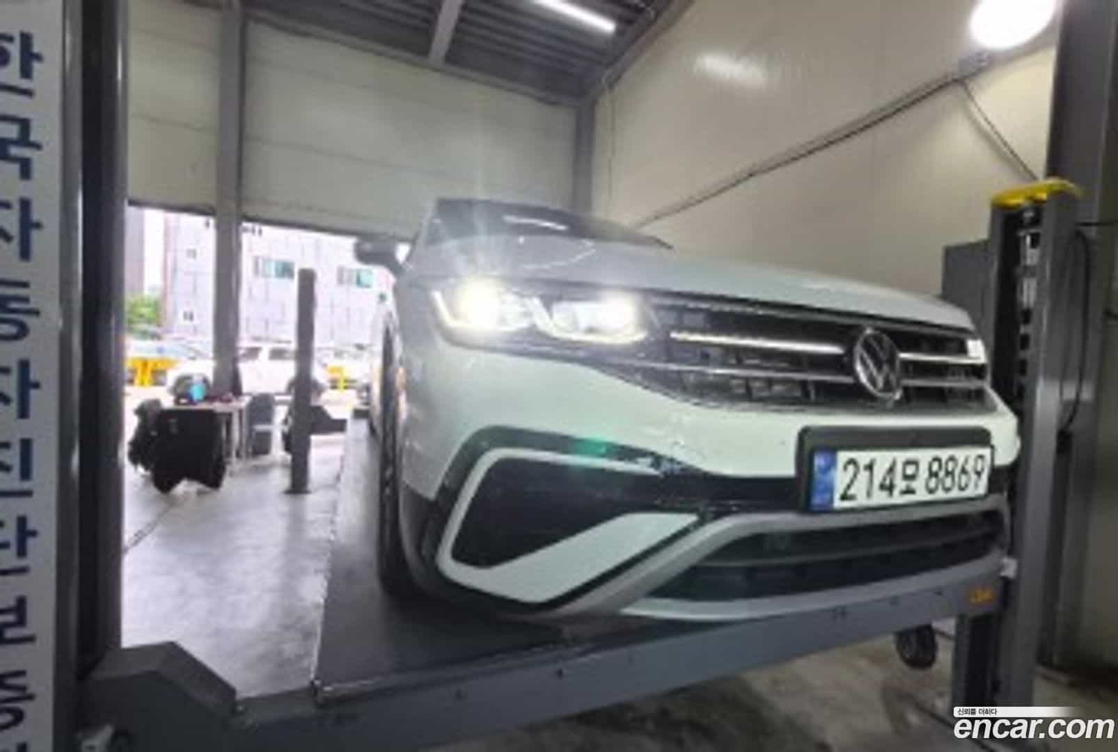 Tiguan Volkswagen 2023.11-OUTER-001