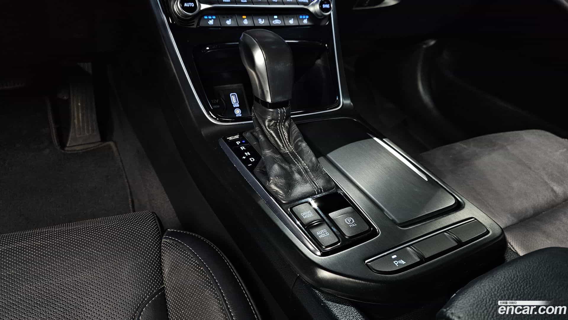 Grandeur Hyundai 2017.2-INNER-009