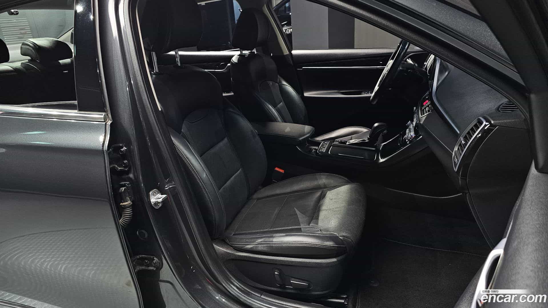 Grandeur Hyundai 2017.2-OPTION-015
