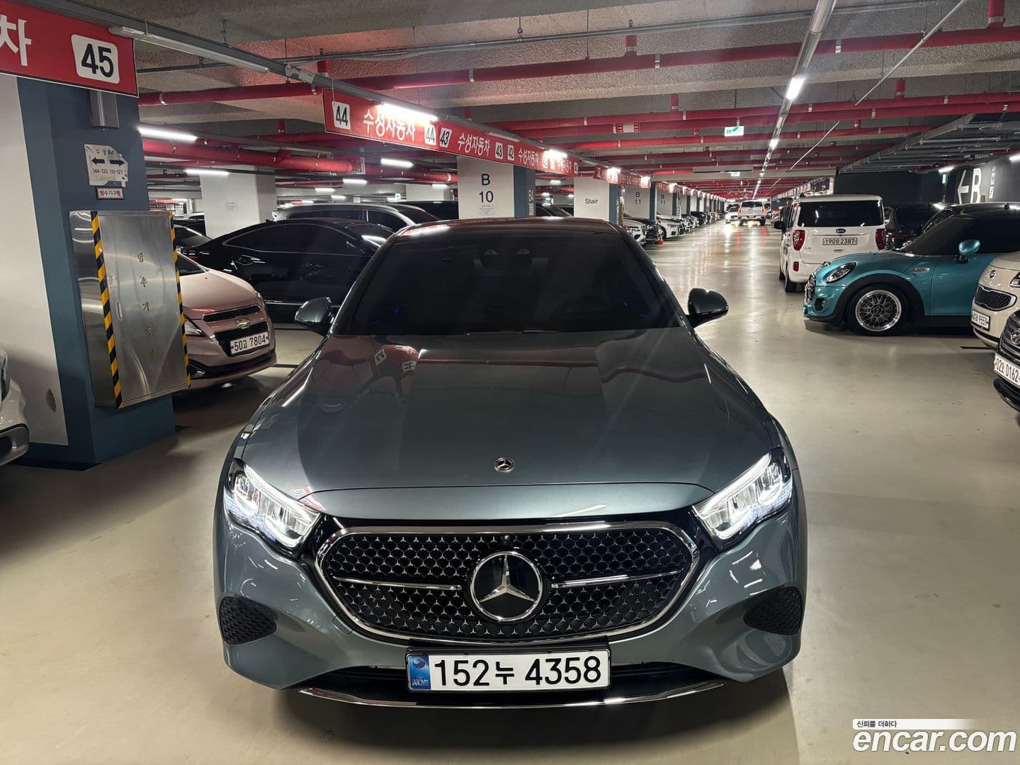 Main__Slider__Photo:E-Class Mercedes-Benz 2025.6-0