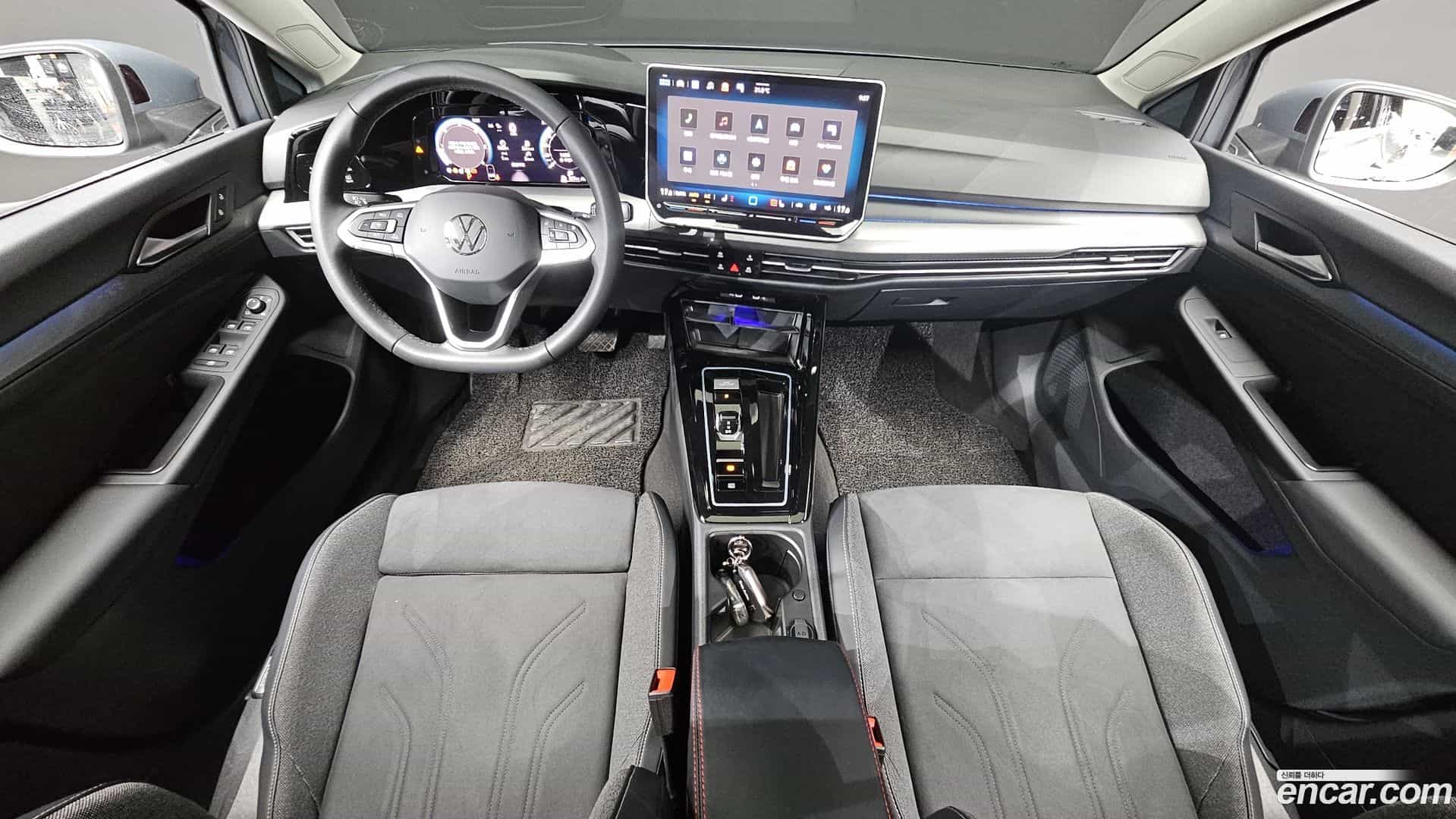 Golf Volkswagen 2025.7-INNER-007