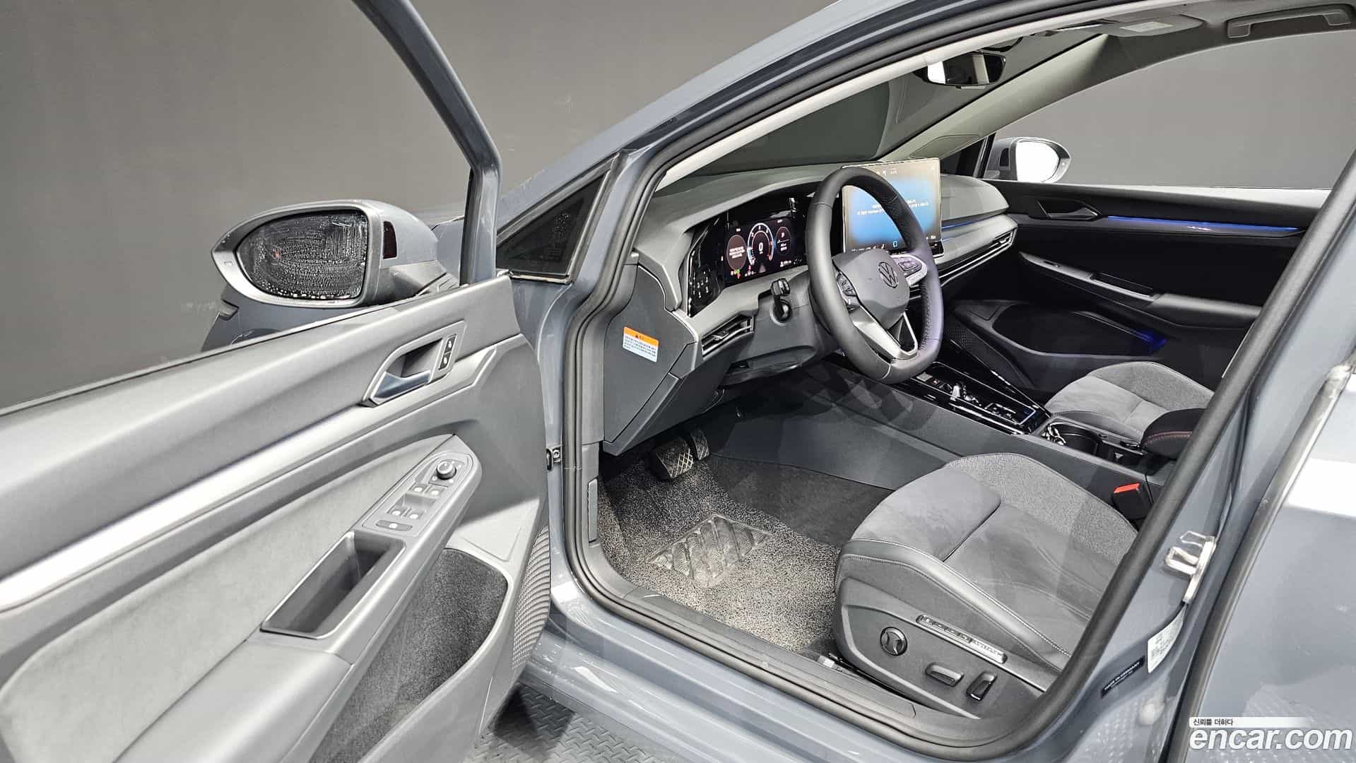 Golf Volkswagen 2025.7-INNER-010