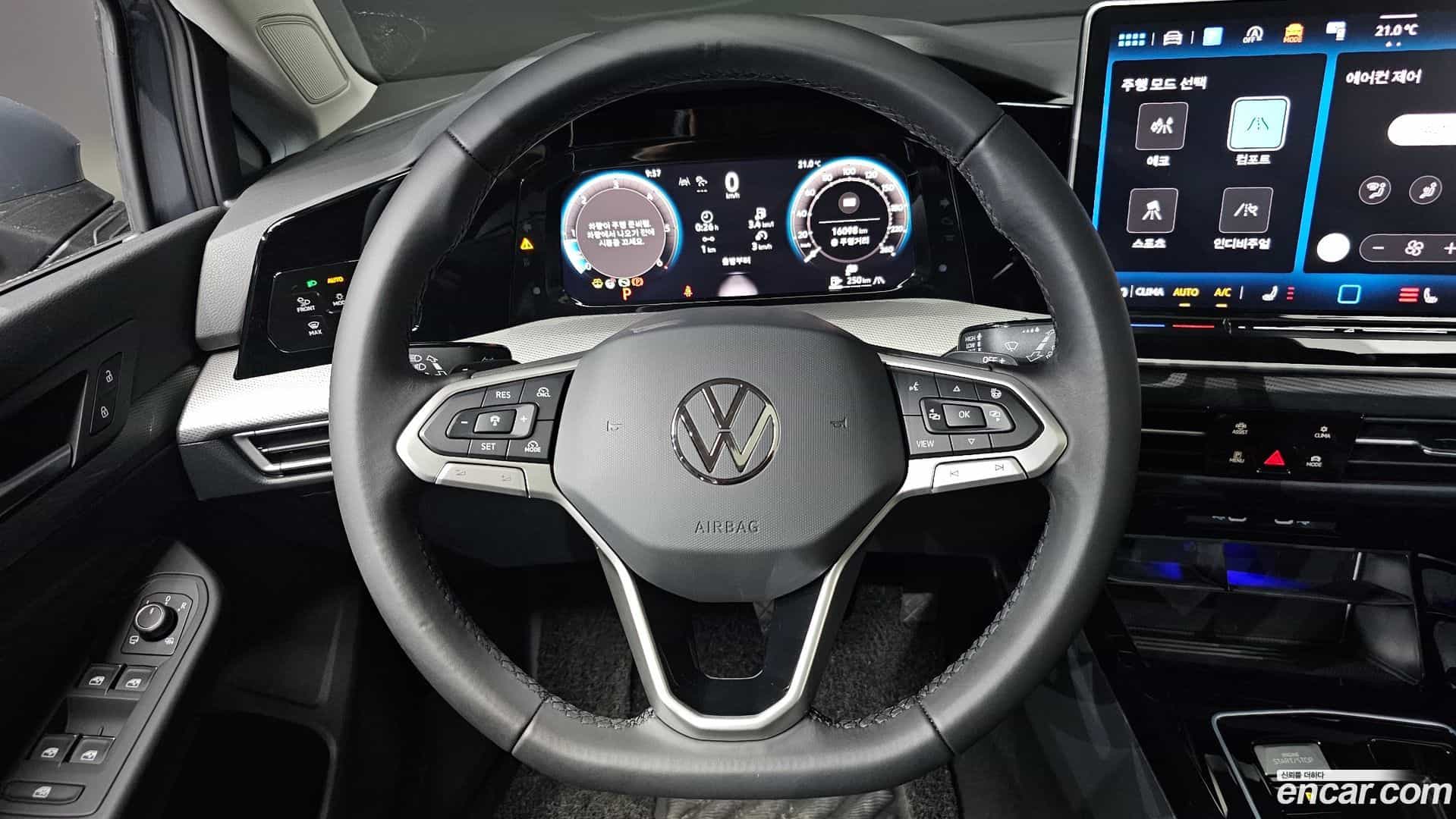 Golf Volkswagen 2025.7-OPTION-018