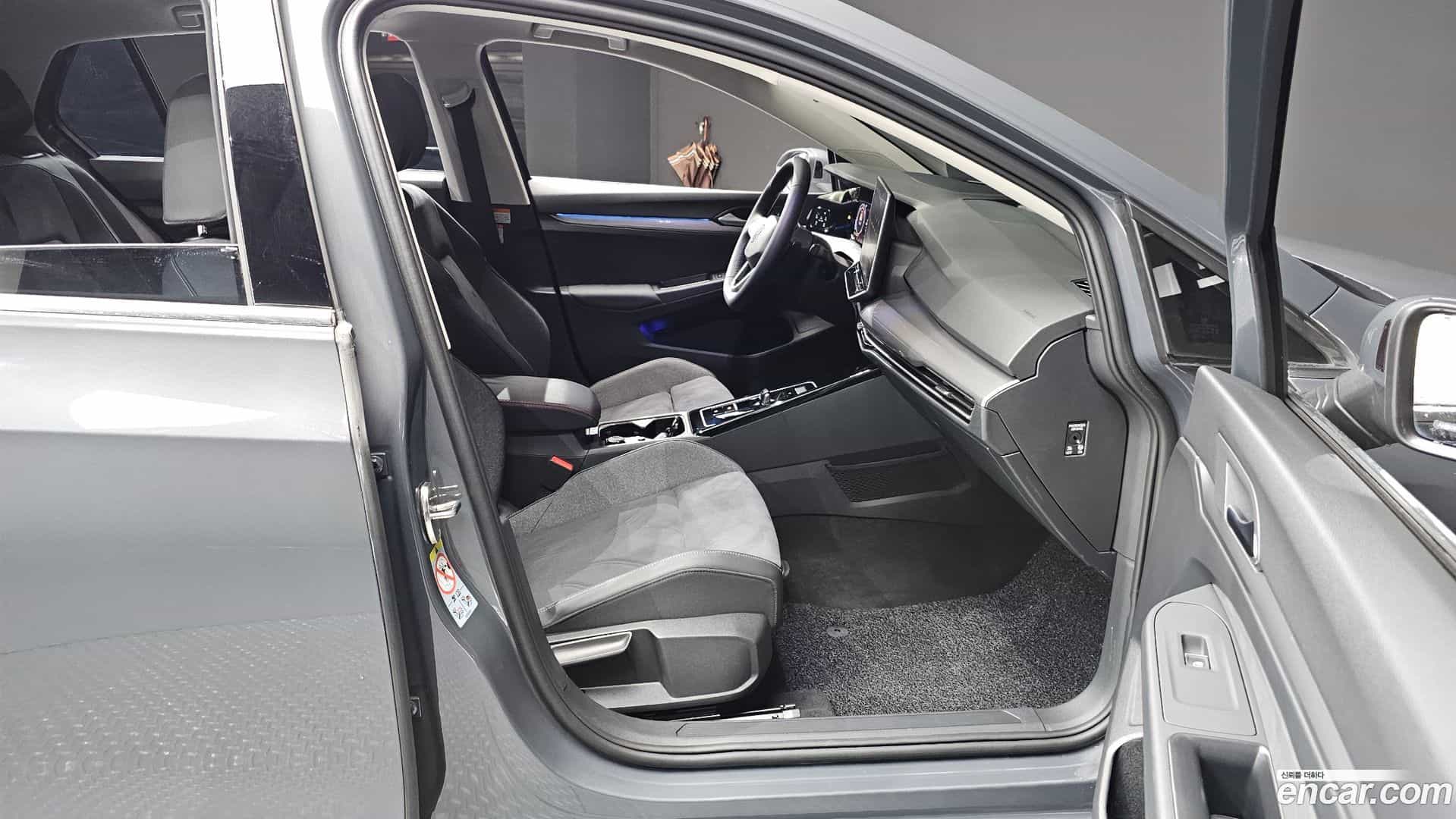 Golf Volkswagen 2025.7-INNER-036