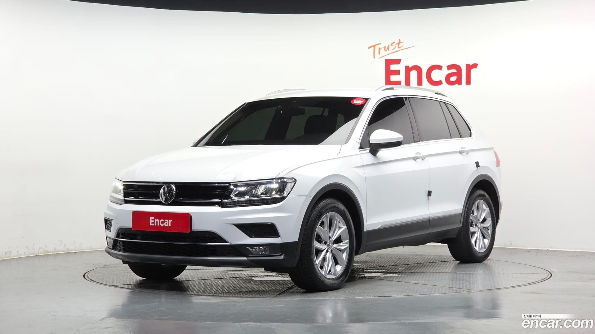 Main__Slider__Photo:Tiguan Volkswagen 2018.4-0