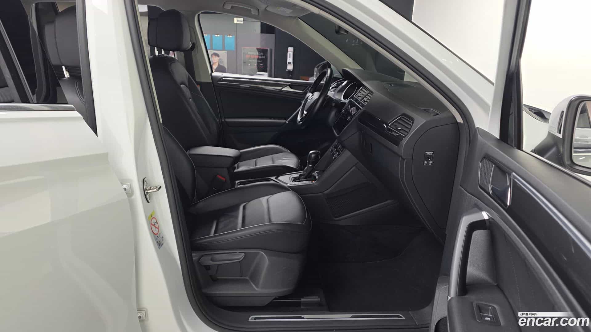 Tiguan Volkswagen 2018.4-OPTION-015