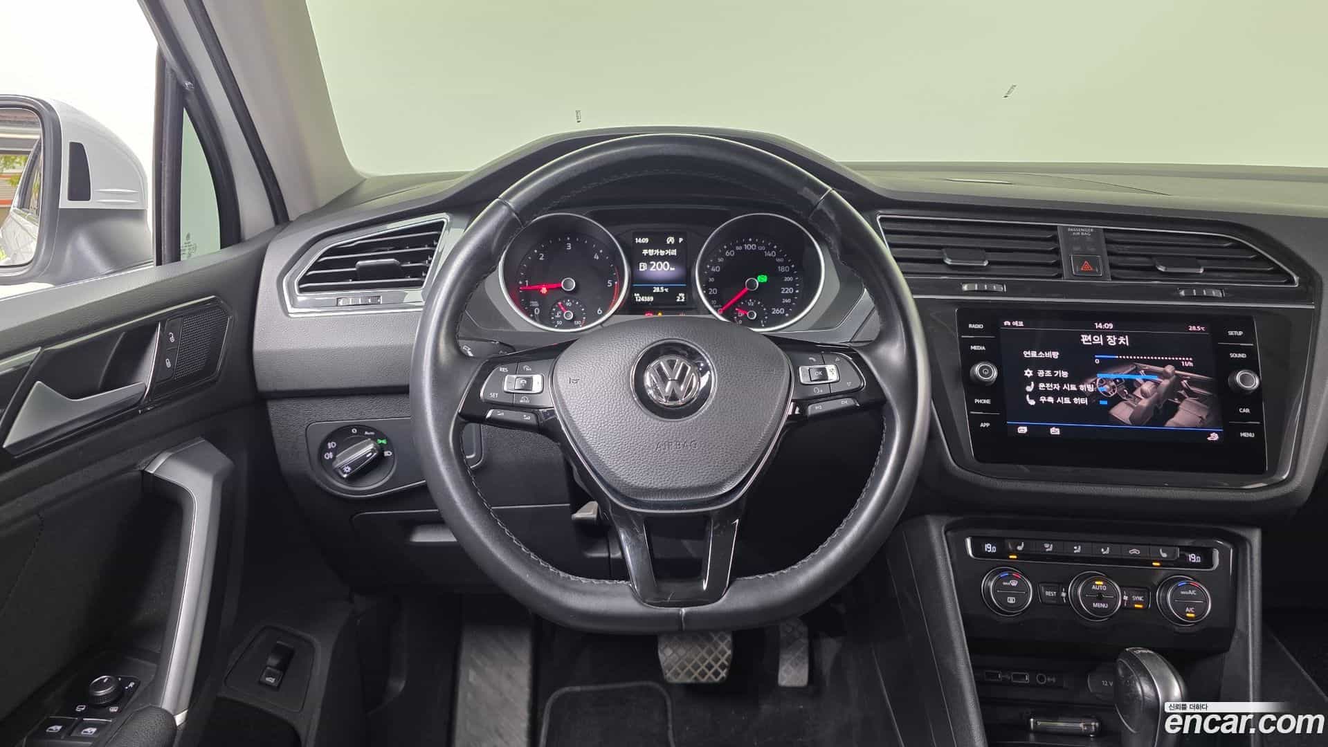 Tiguan Volkswagen 2018.4-OPTION-017