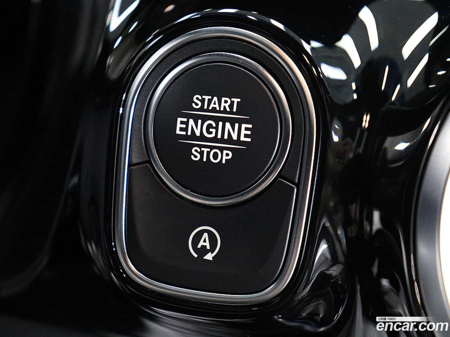 GLA-Class Mercedes-Benz 2023.1-OPTION-015