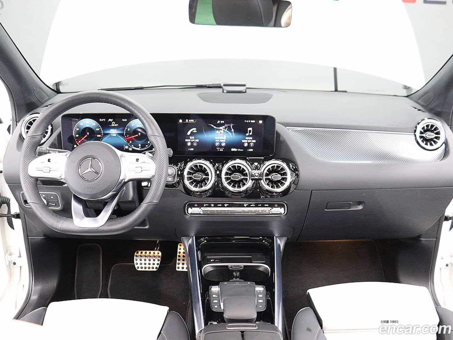 GLA-Class Mercedes-Benz 2023.1-OPTION-018