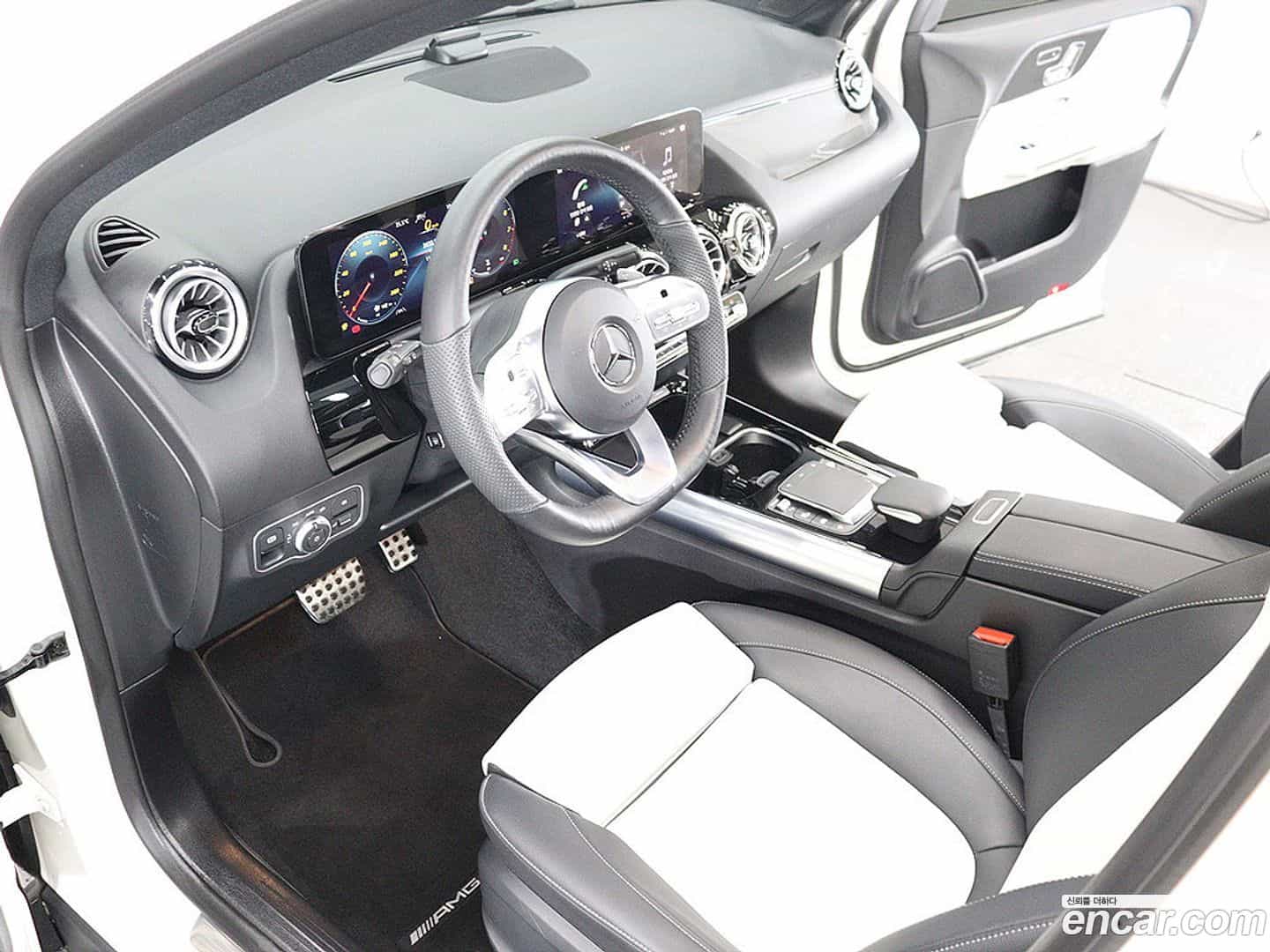 GLA-Class Mercedes-Benz 2023.1-OPTION-021