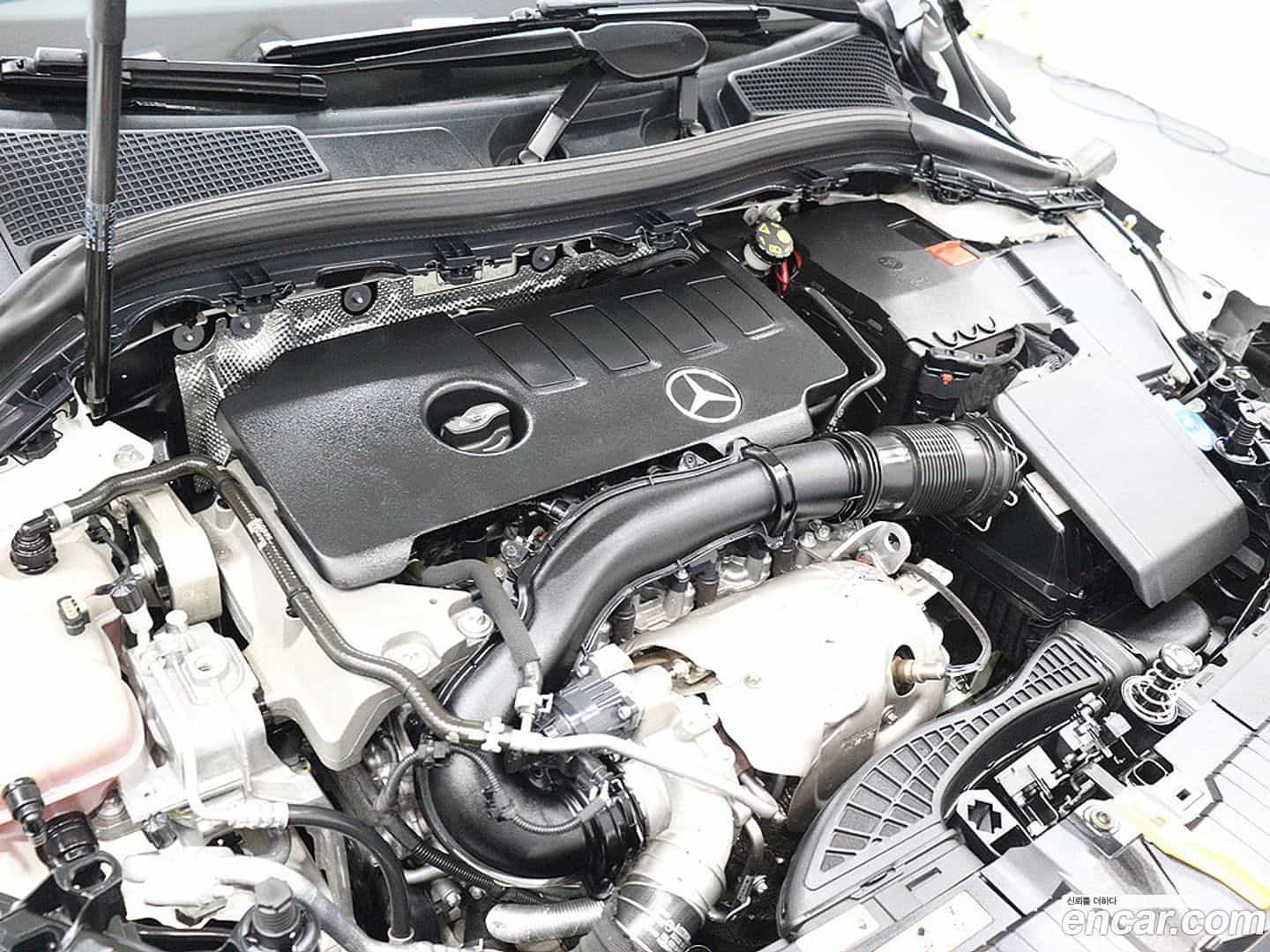 GLA-Class Mercedes-Benz 2023.1-OPTION-023
