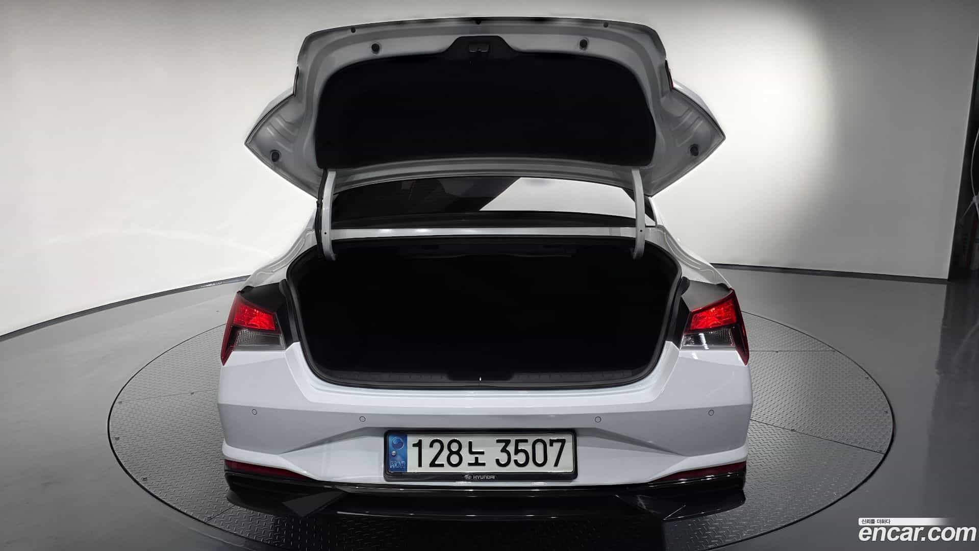 AVANTE Hyundai 2021.4-OPTION-044