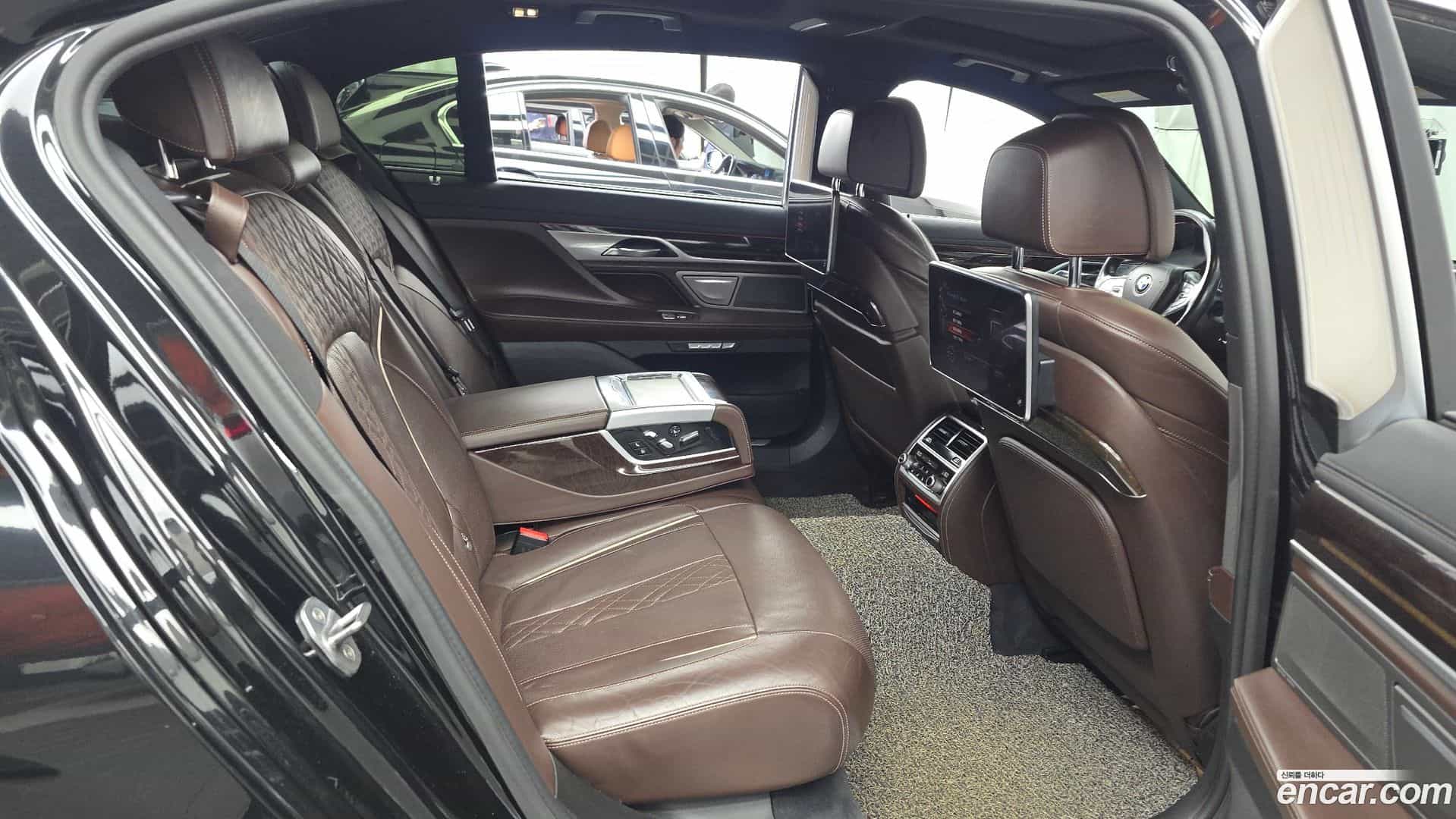 7-Series BMW 2016.8-OPTION-016