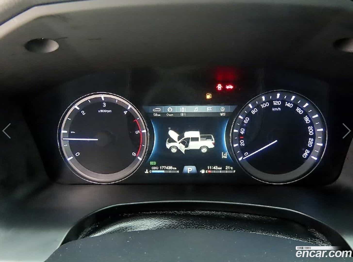 Rexton KG Mobility 2019.0-INNER-009
