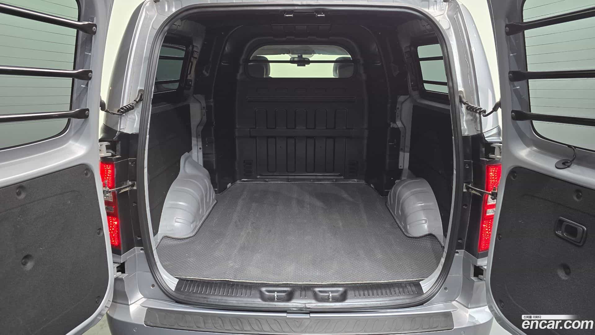 Starex Hyundai 2019.1-OPTION-024