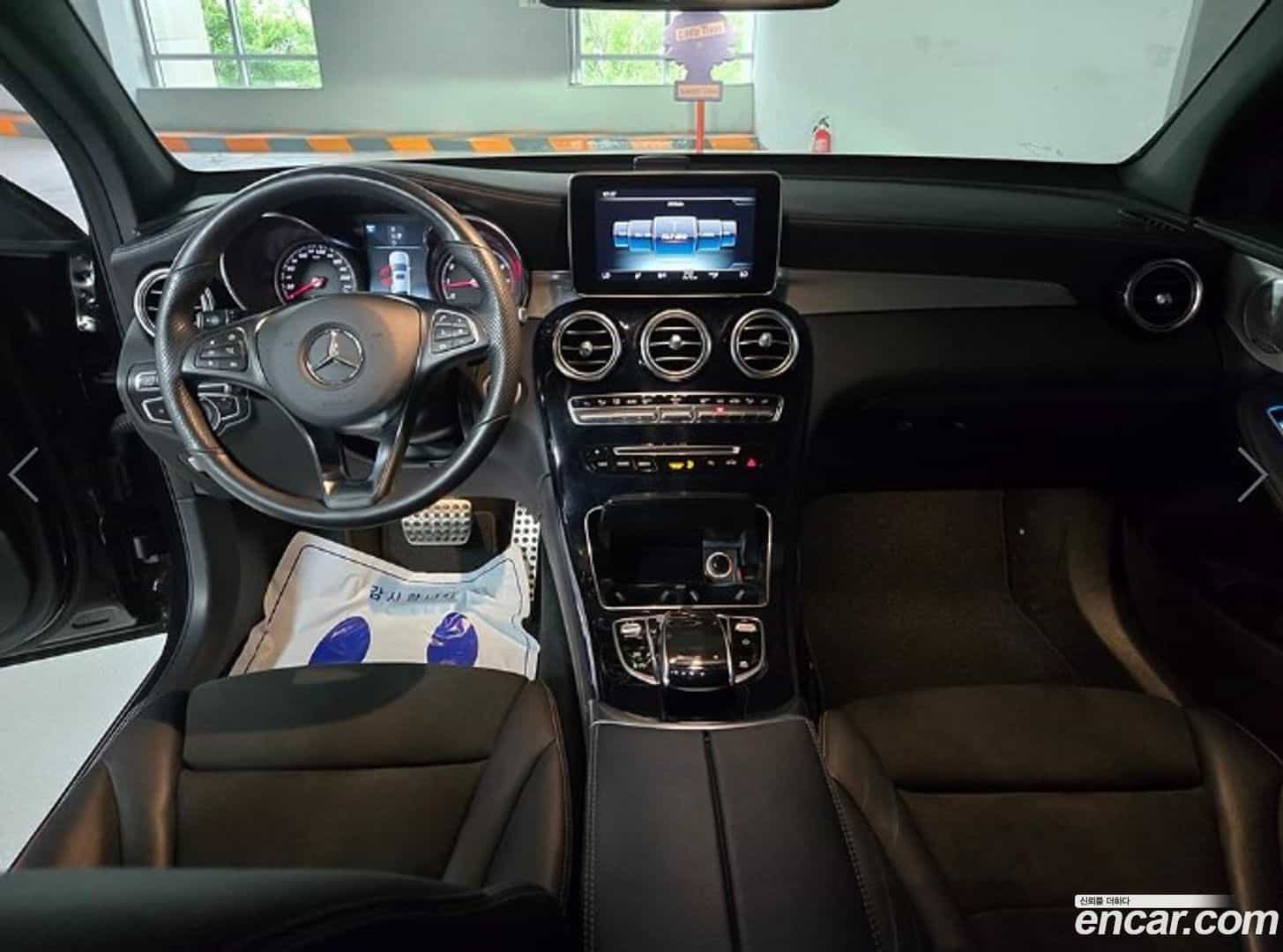 GLC-Class Mercedes-Benz 2019.8-INNER-009