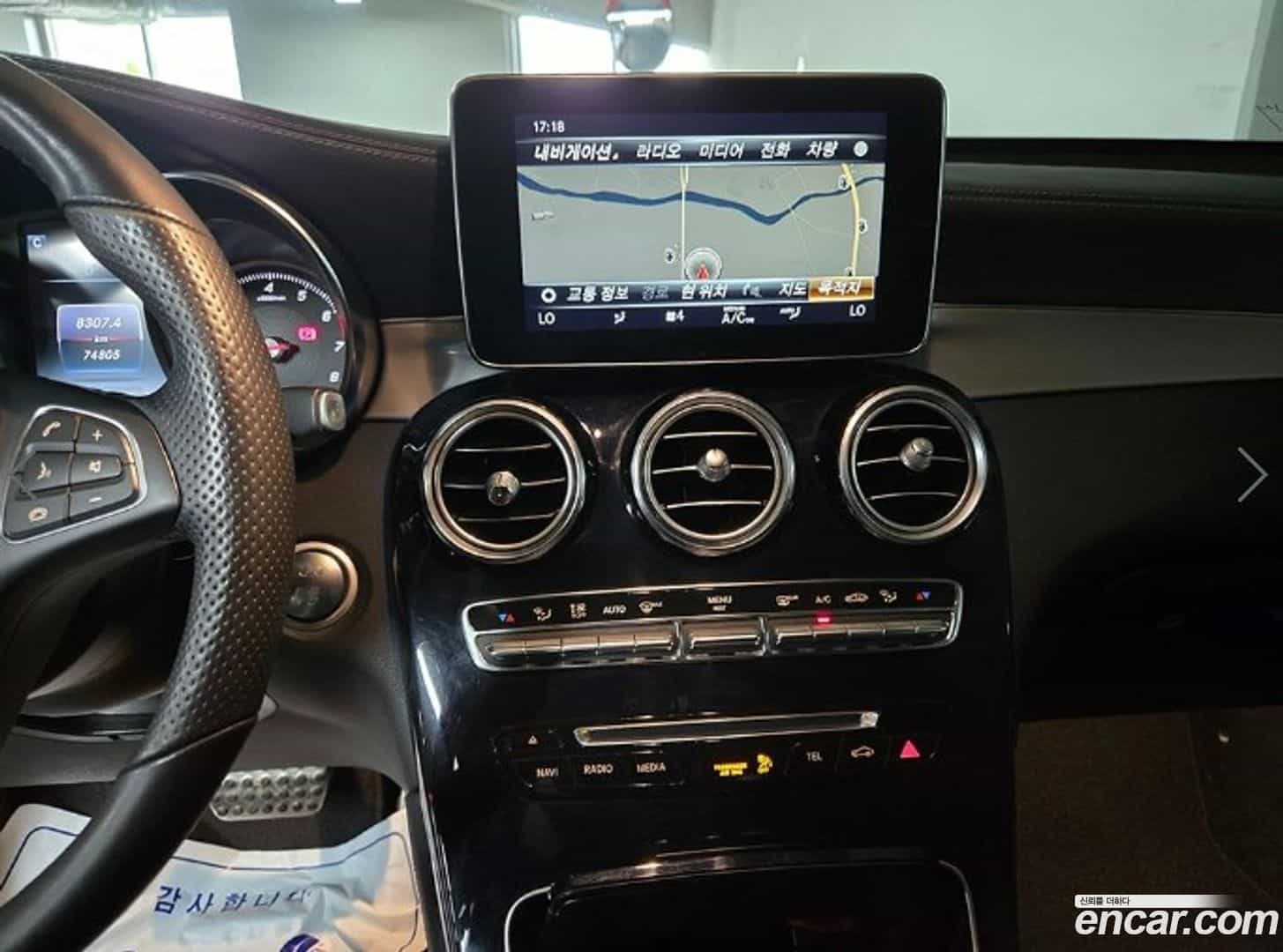 GLC-Class Mercedes-Benz 2019.8-INNER-010