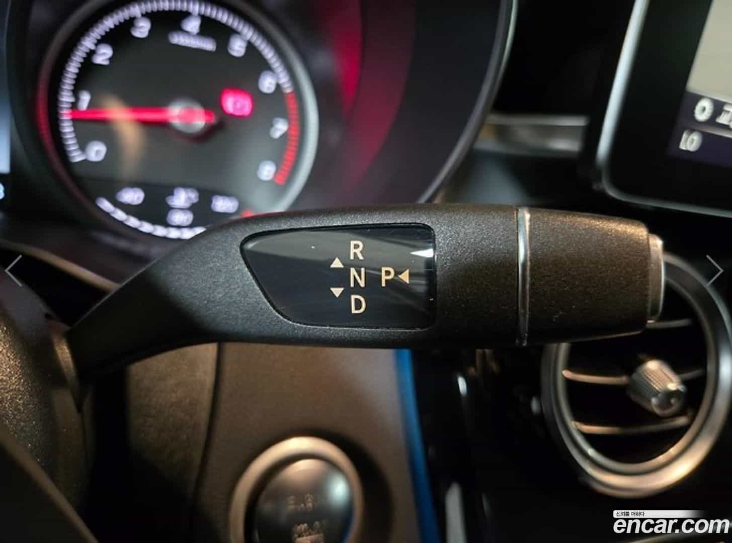 GLC-Class Mercedes-Benz 2019.8-OPTION-015