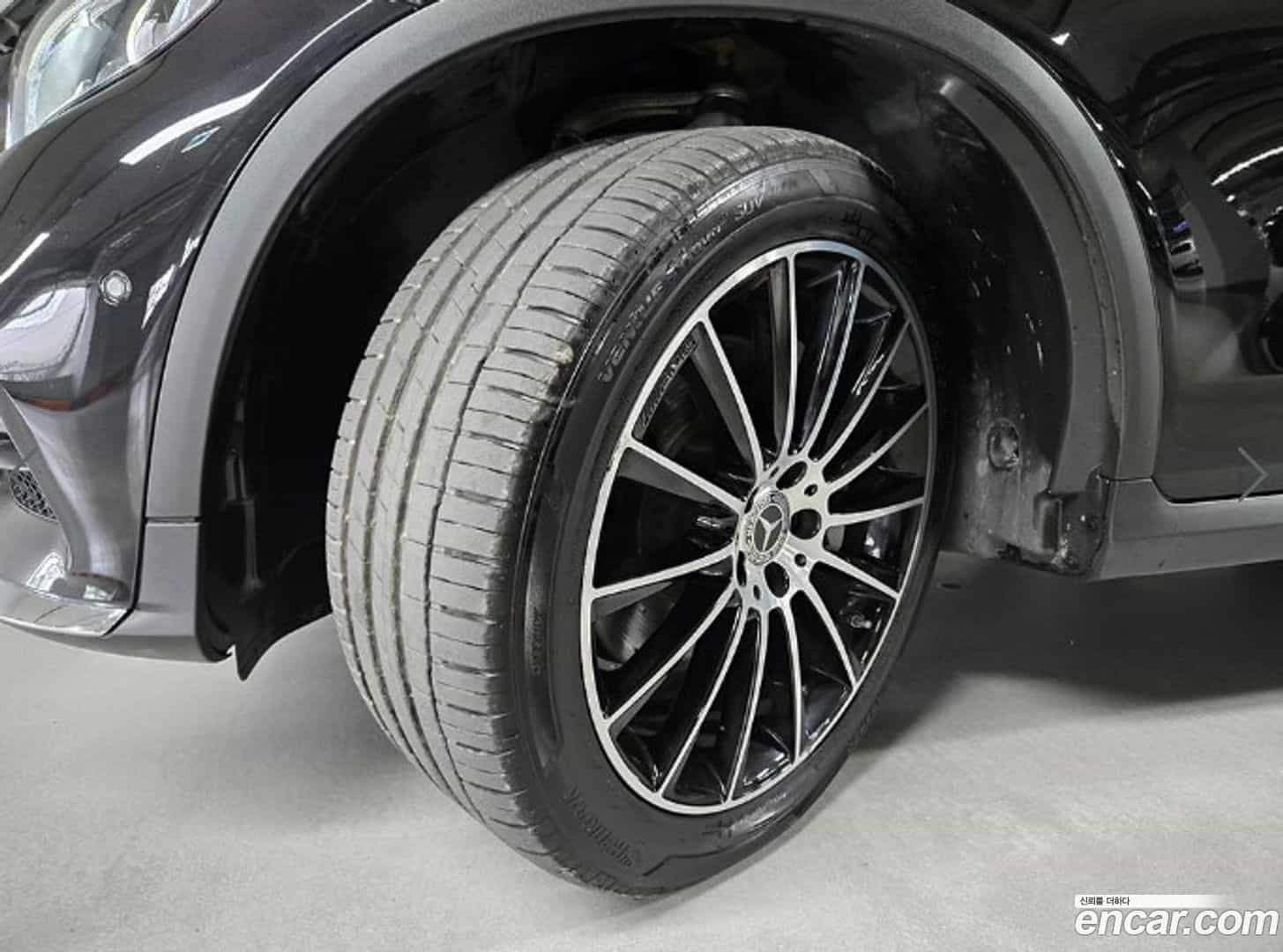 GLC-Class Mercedes-Benz 2019.8-OPTION-024