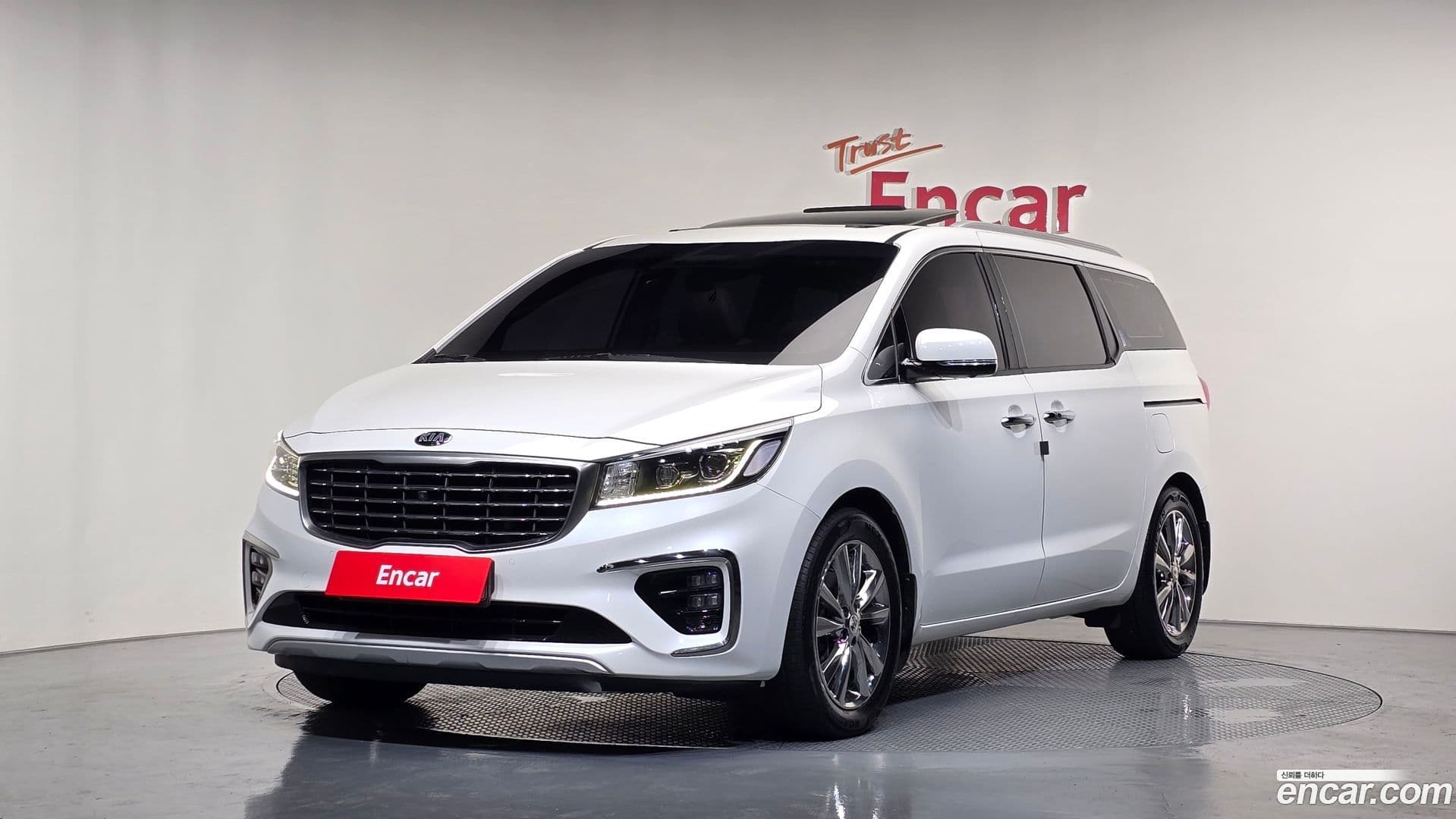 Main__Slider__Photo:Canival Kia 2019.2-0