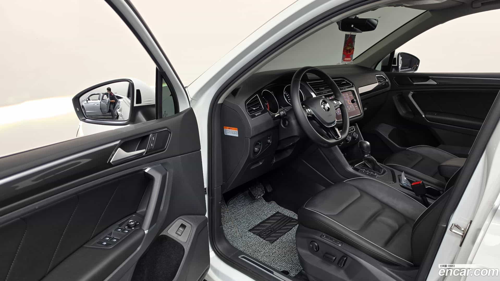 Tiguan Volkswagen 2018.4-INNER-010