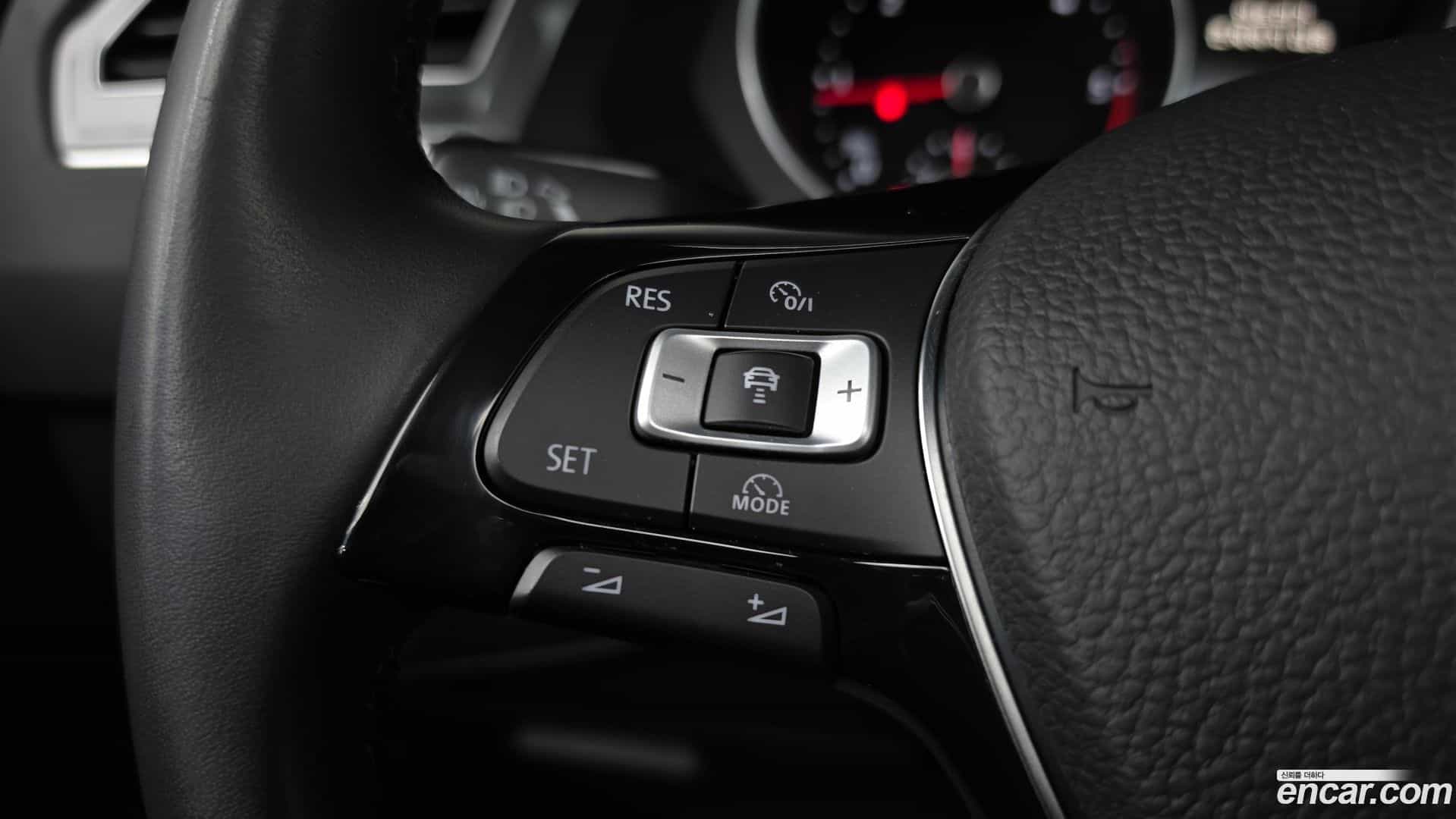 Tiguan Volkswagen 2018.4-OPTION-020