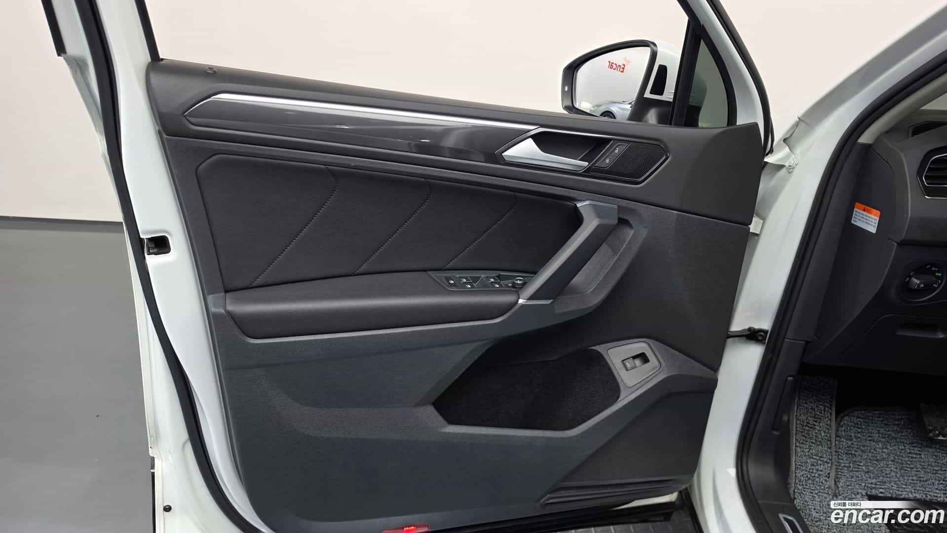 Tiguan Volkswagen 2018.4-INNER-034