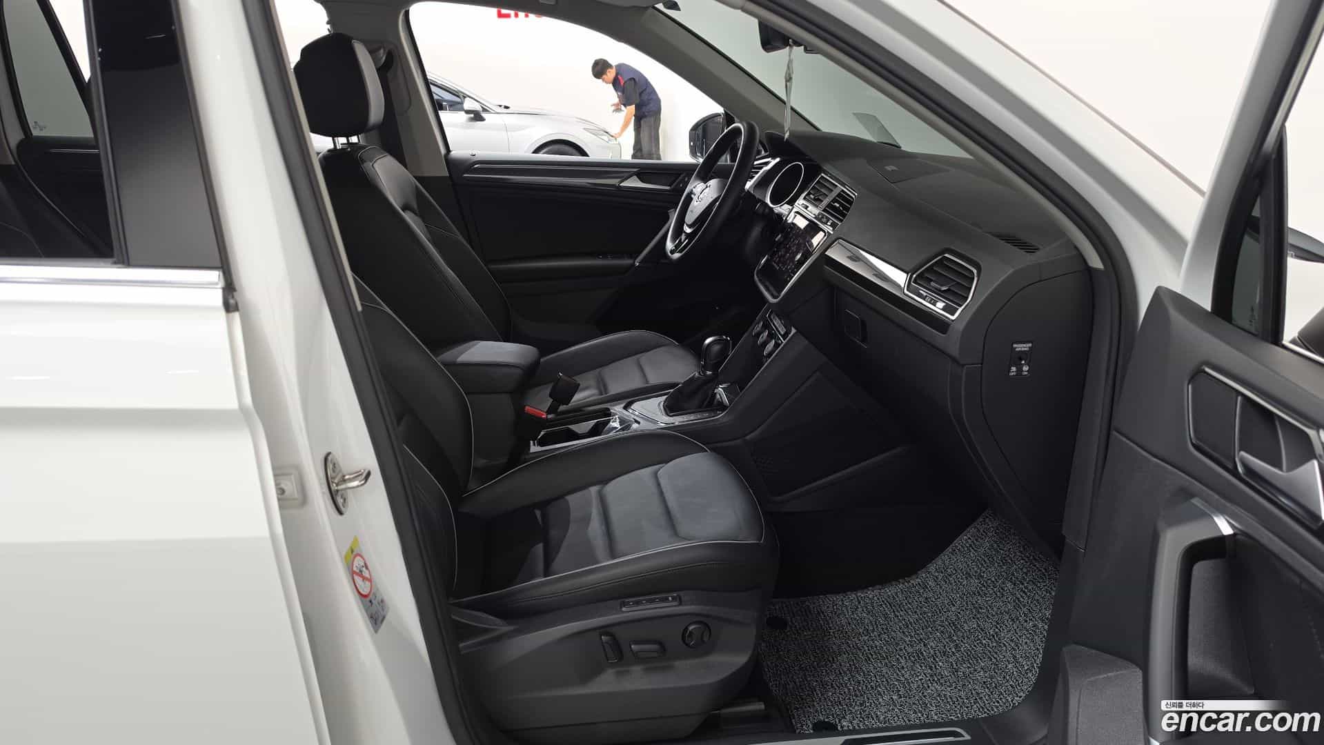 Tiguan Volkswagen 2018.4-INNER-036