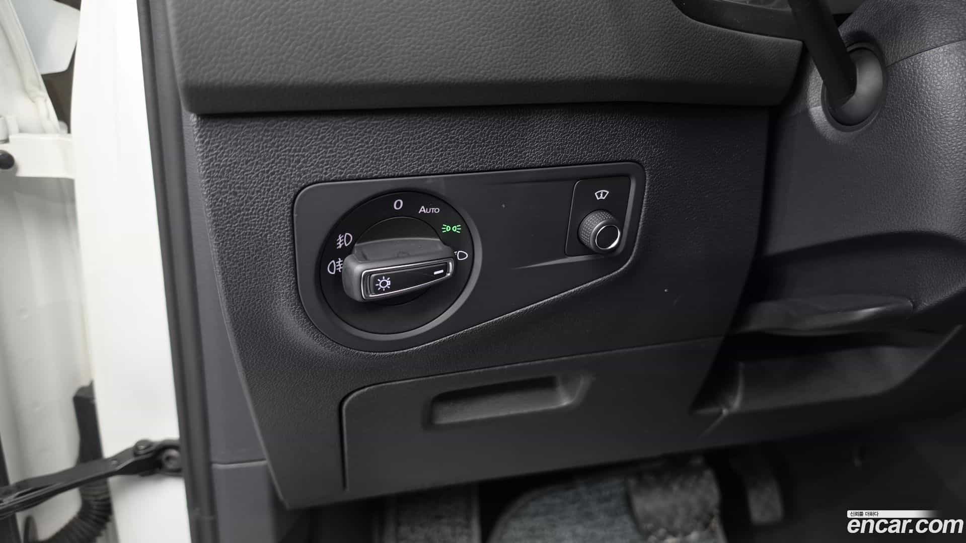 Tiguan Volkswagen 2018.4-OPTION-041