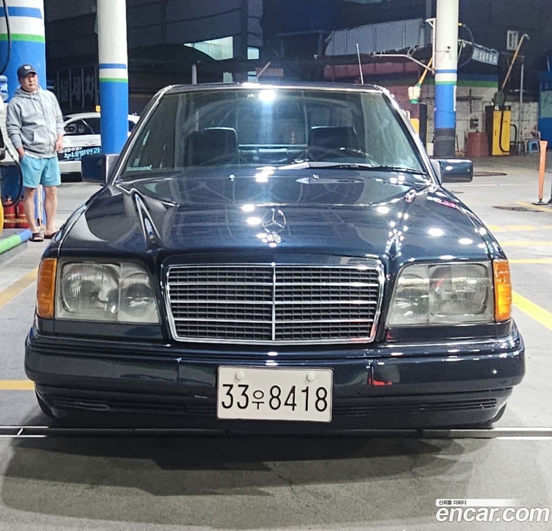Main__Slider__Photo:E-Class Mercedes-Benz 1995.7-0