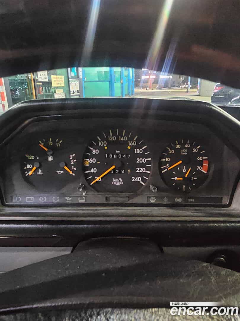 E-Class Mercedes-Benz 1995.7-INNER-007