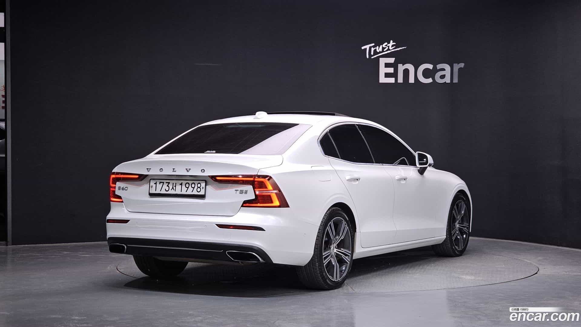 S60 Volvo 2020.2-OUTER-002