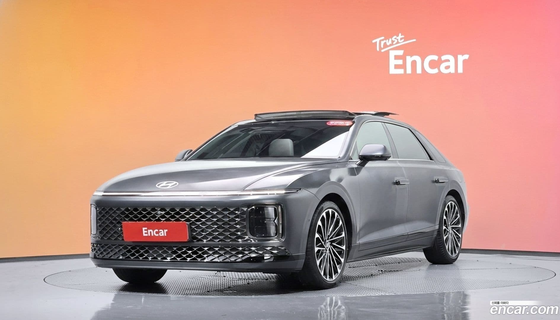 Main__Slider__Photo:Grandeur Hyundai 2022.11-0