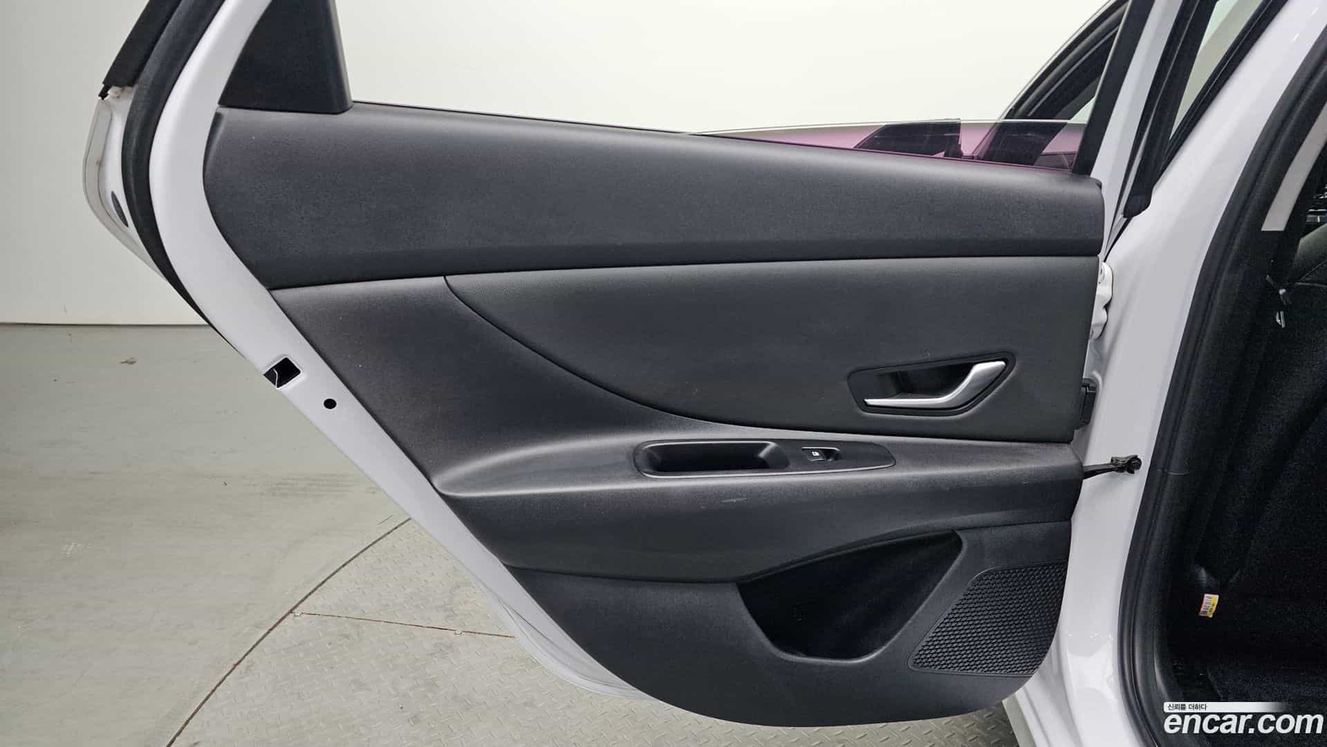 AVANTE Hyundai 2020.5-INNER-035