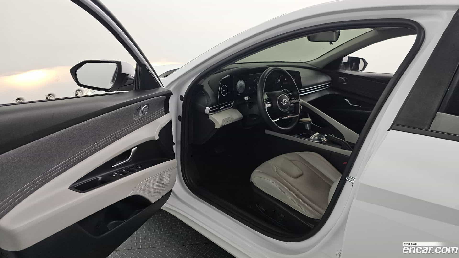 AVANTE Hyundai 2021.4-INNER-010