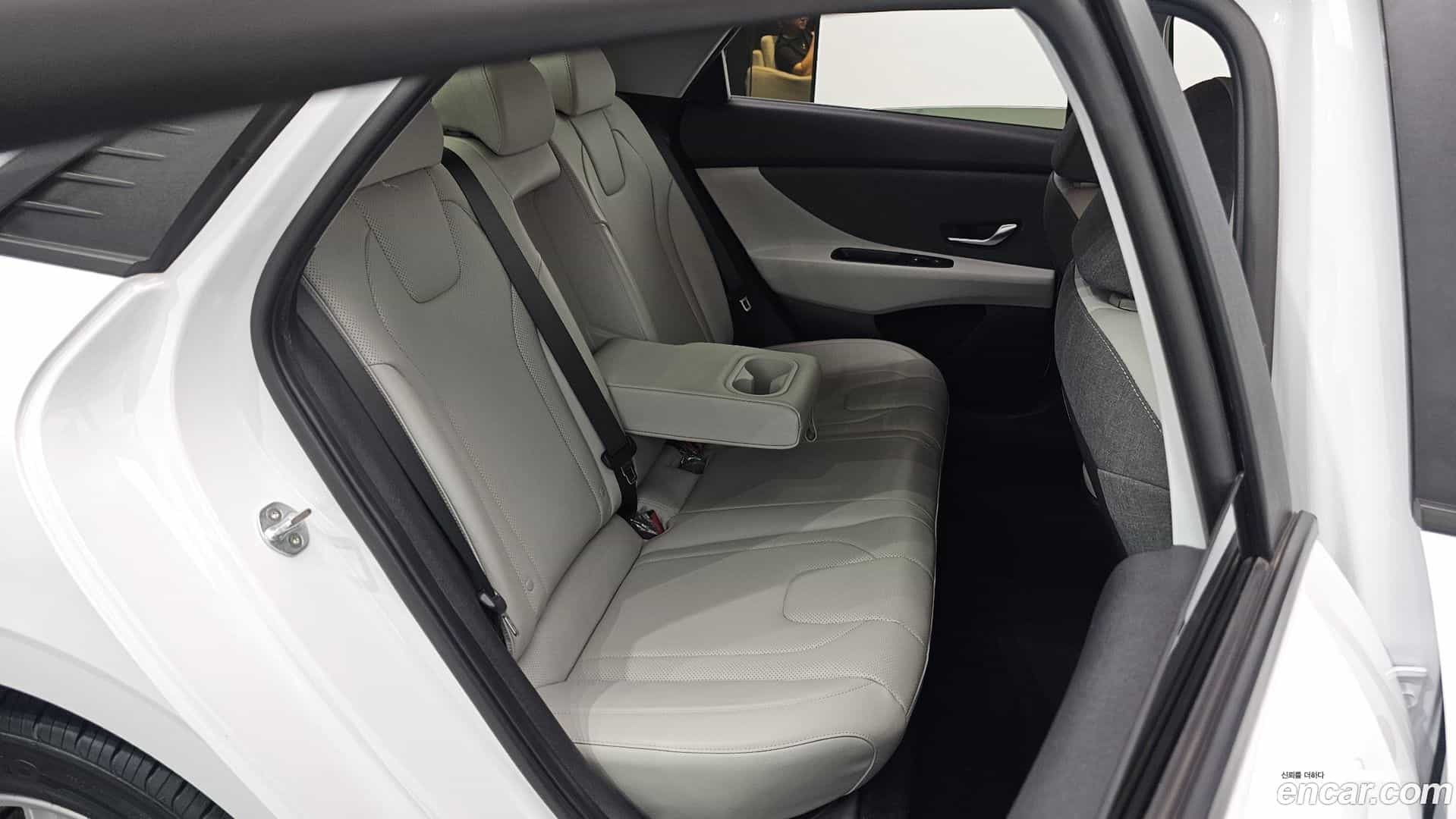 AVANTE Hyundai 2021.4-OPTION-015