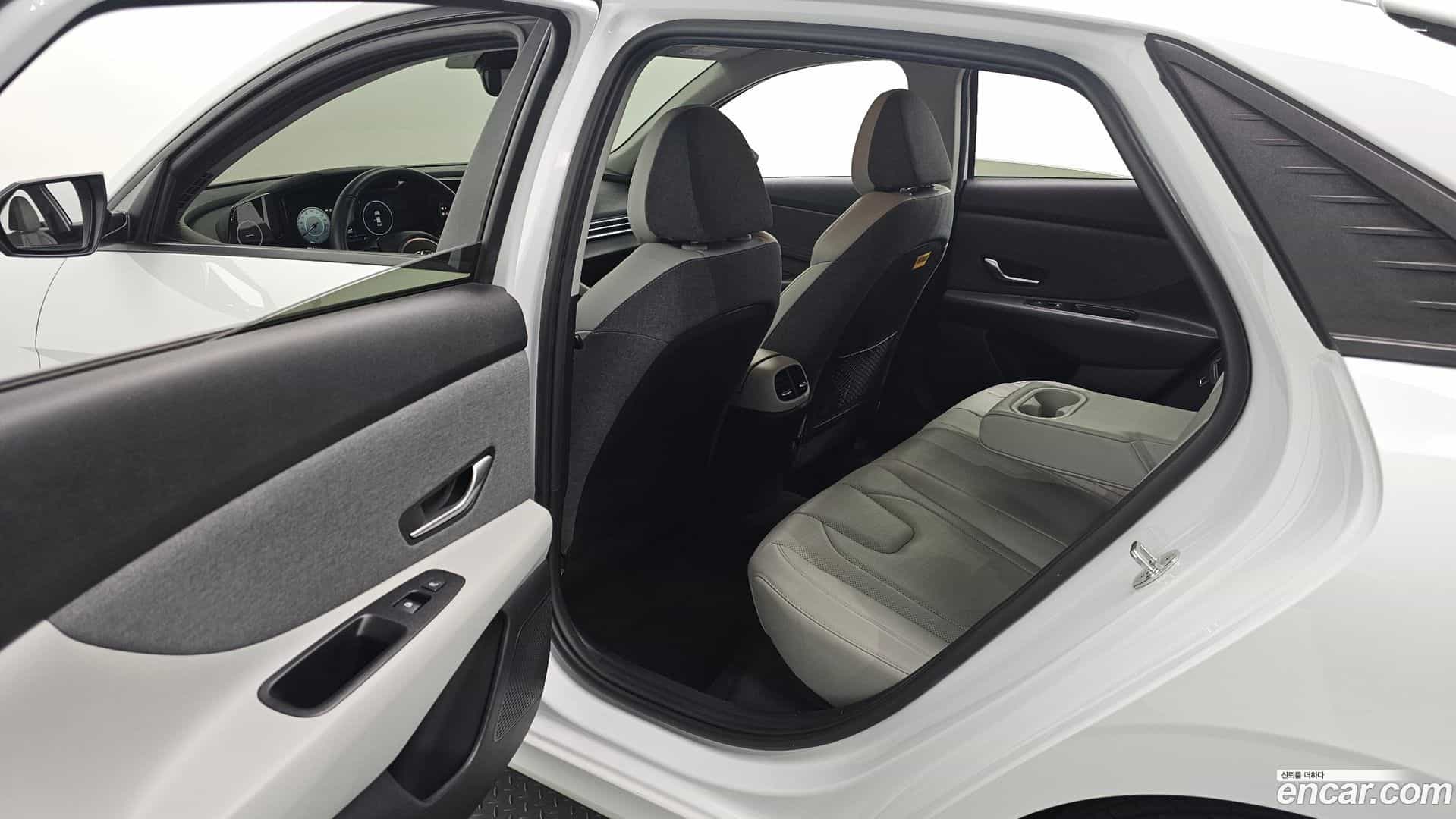 AVANTE Hyundai 2021.4-OPTION-020