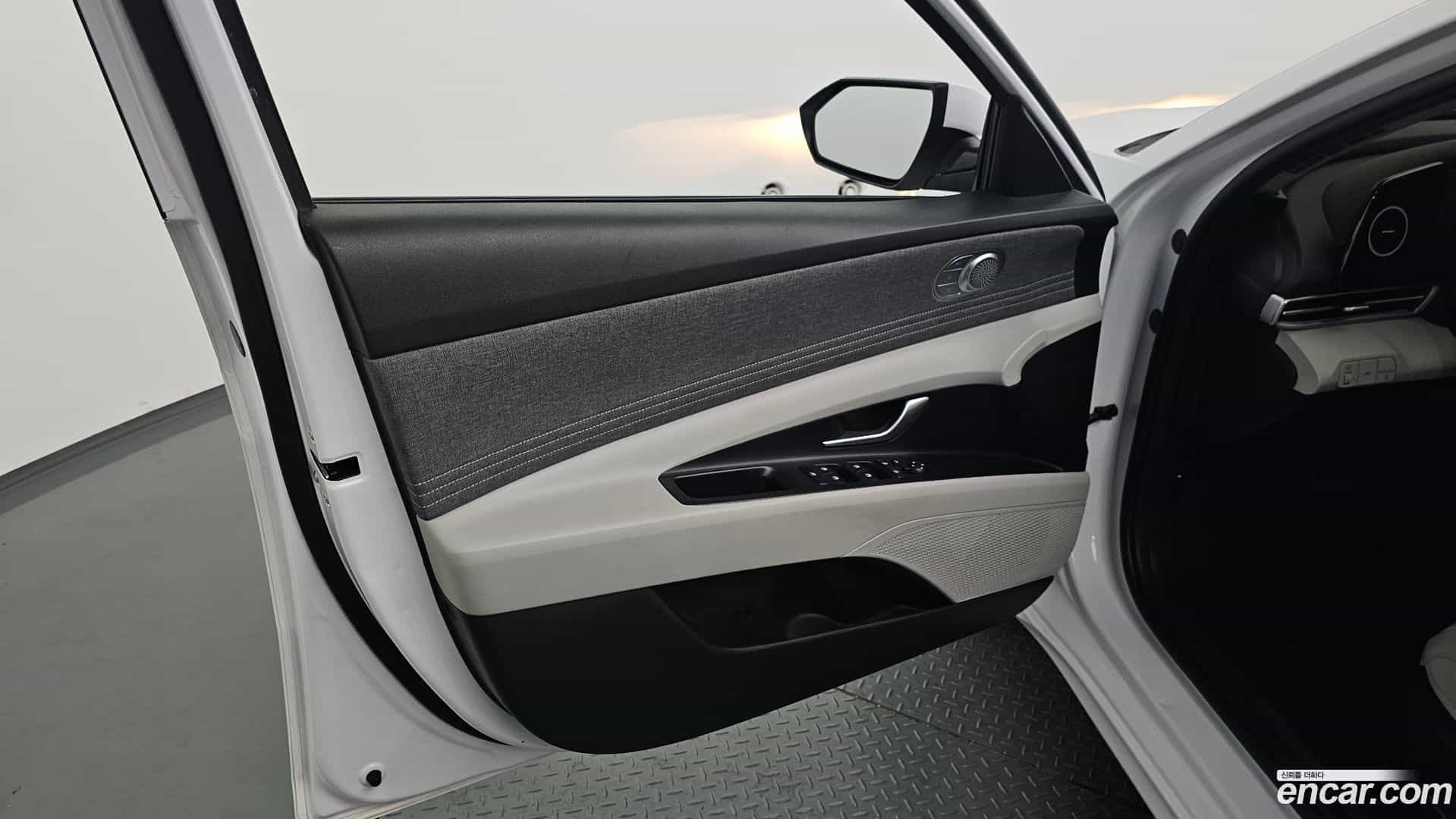AVANTE Hyundai 2021.4-INNER-034