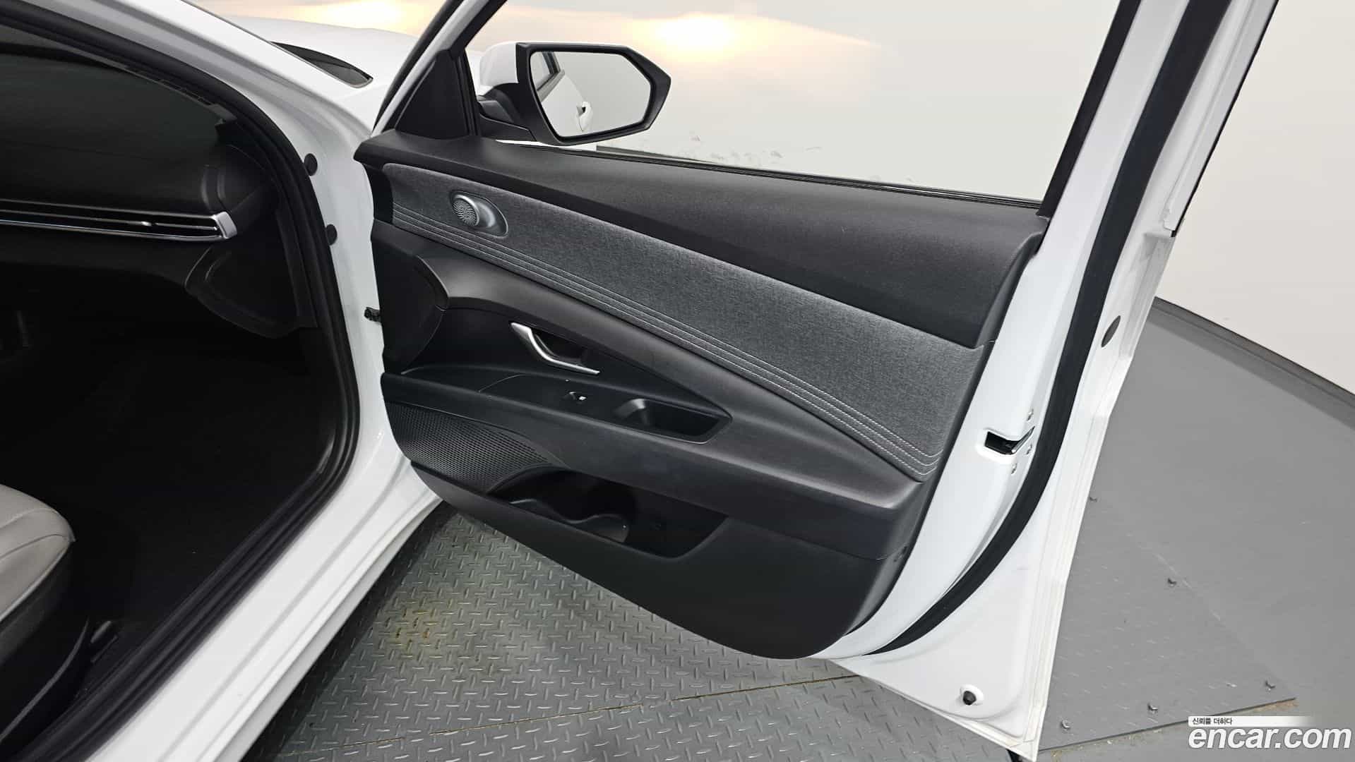 AVANTE Hyundai 2021.4-INNER-035
