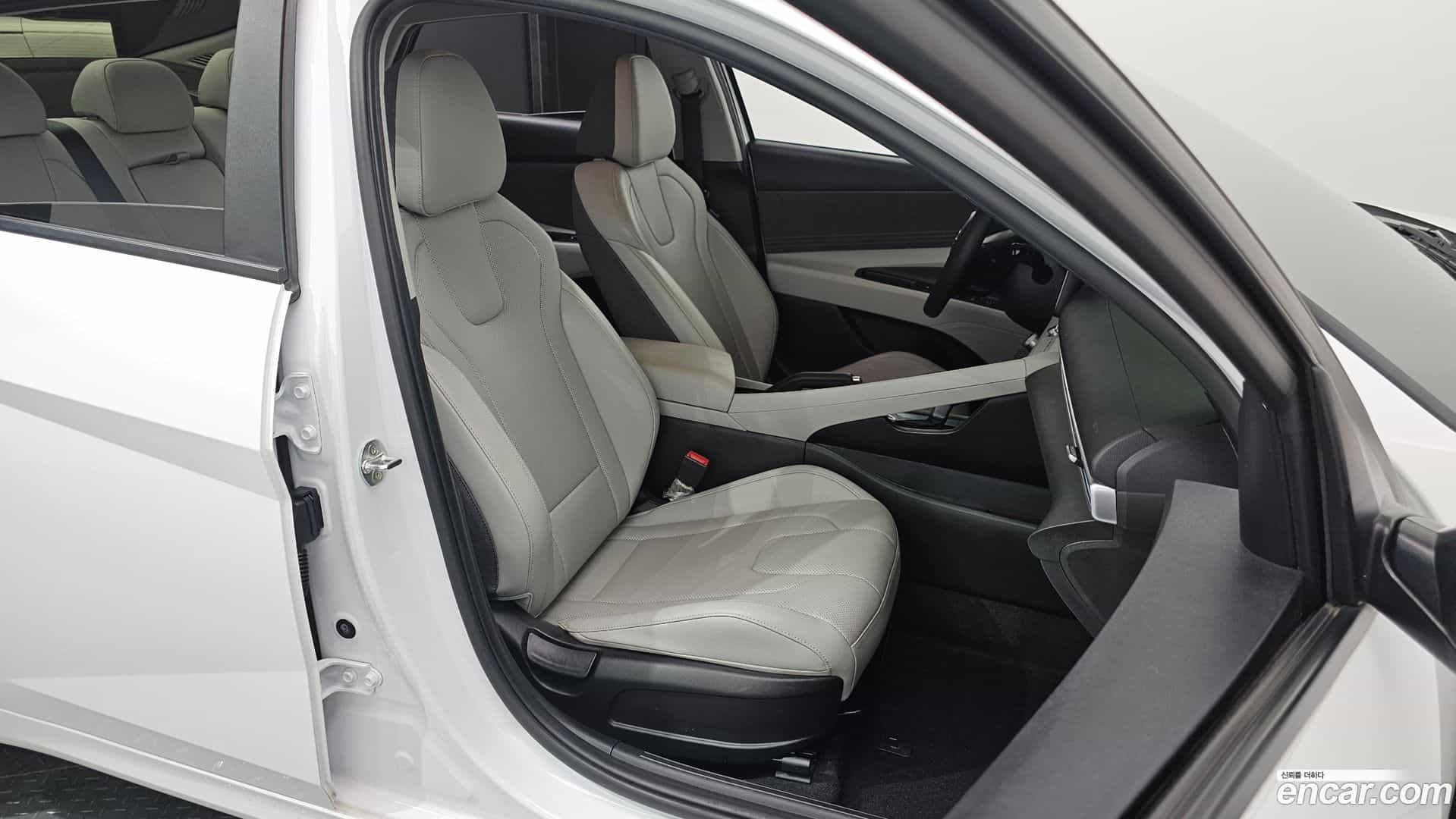 AVANTE Hyundai 2021.4-INNER-036