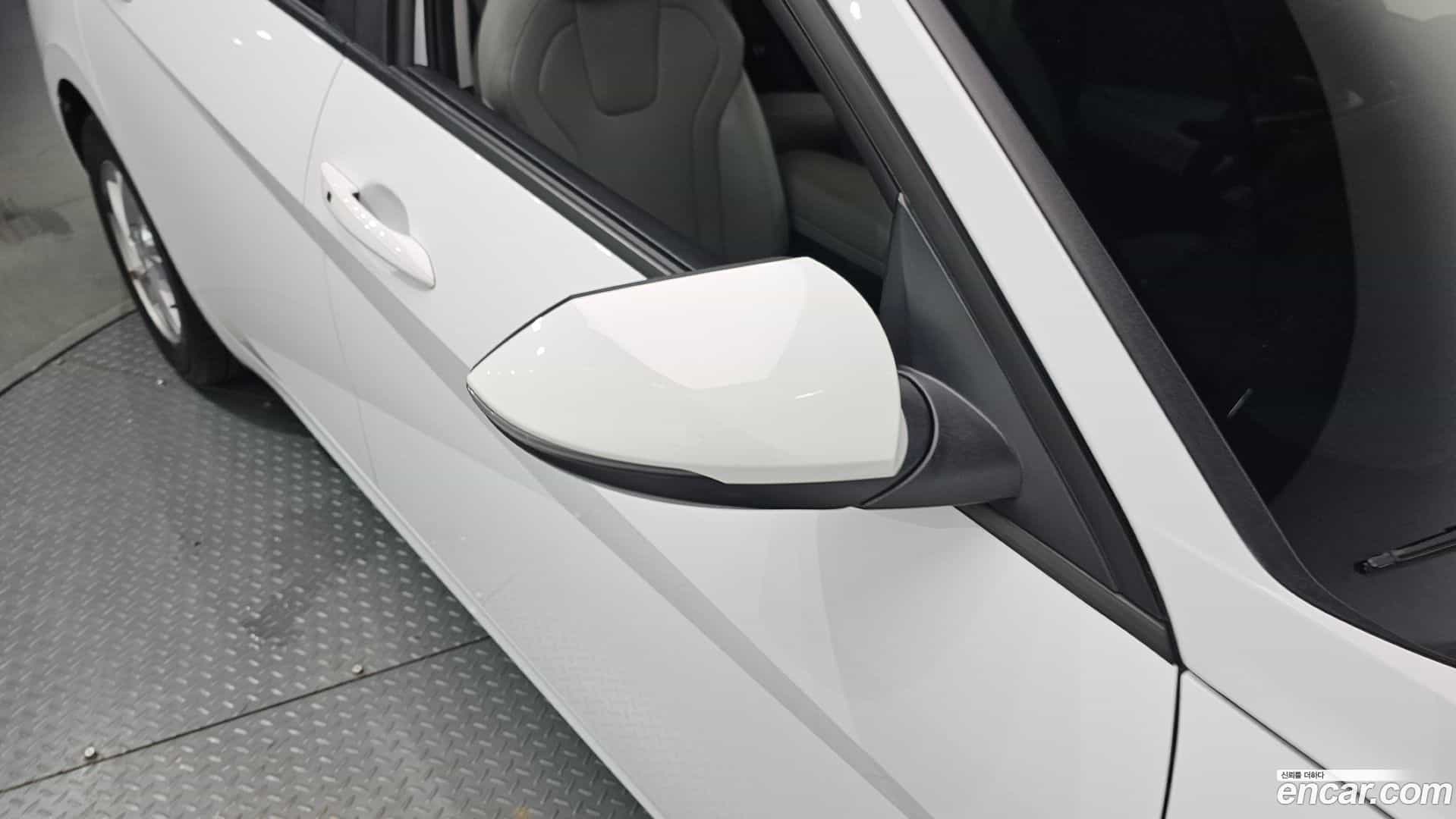 AVANTE Hyundai 2021.4-OPTION-043