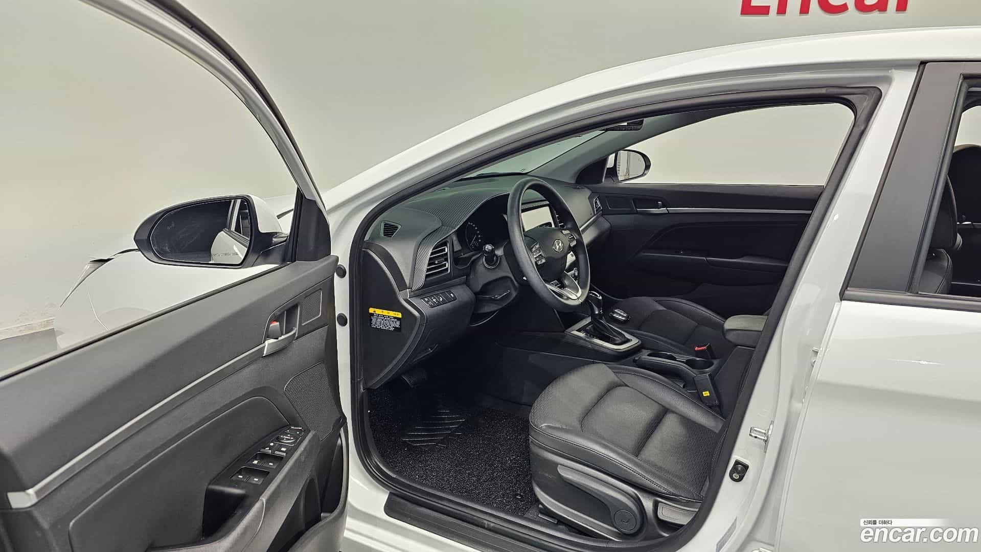 AVANTE Hyundai 2019.9-INNER-010