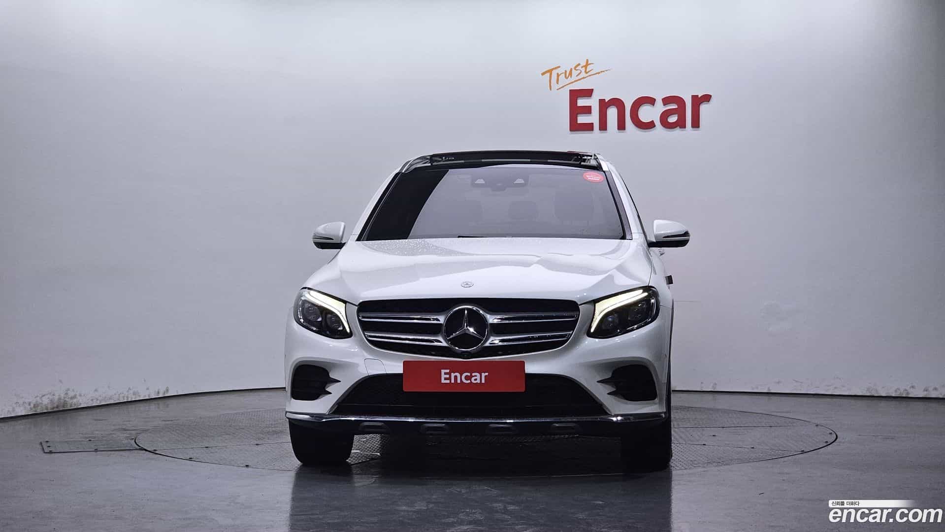 GLC-Class Mercedes-Benz 2018.11-OUTER-003